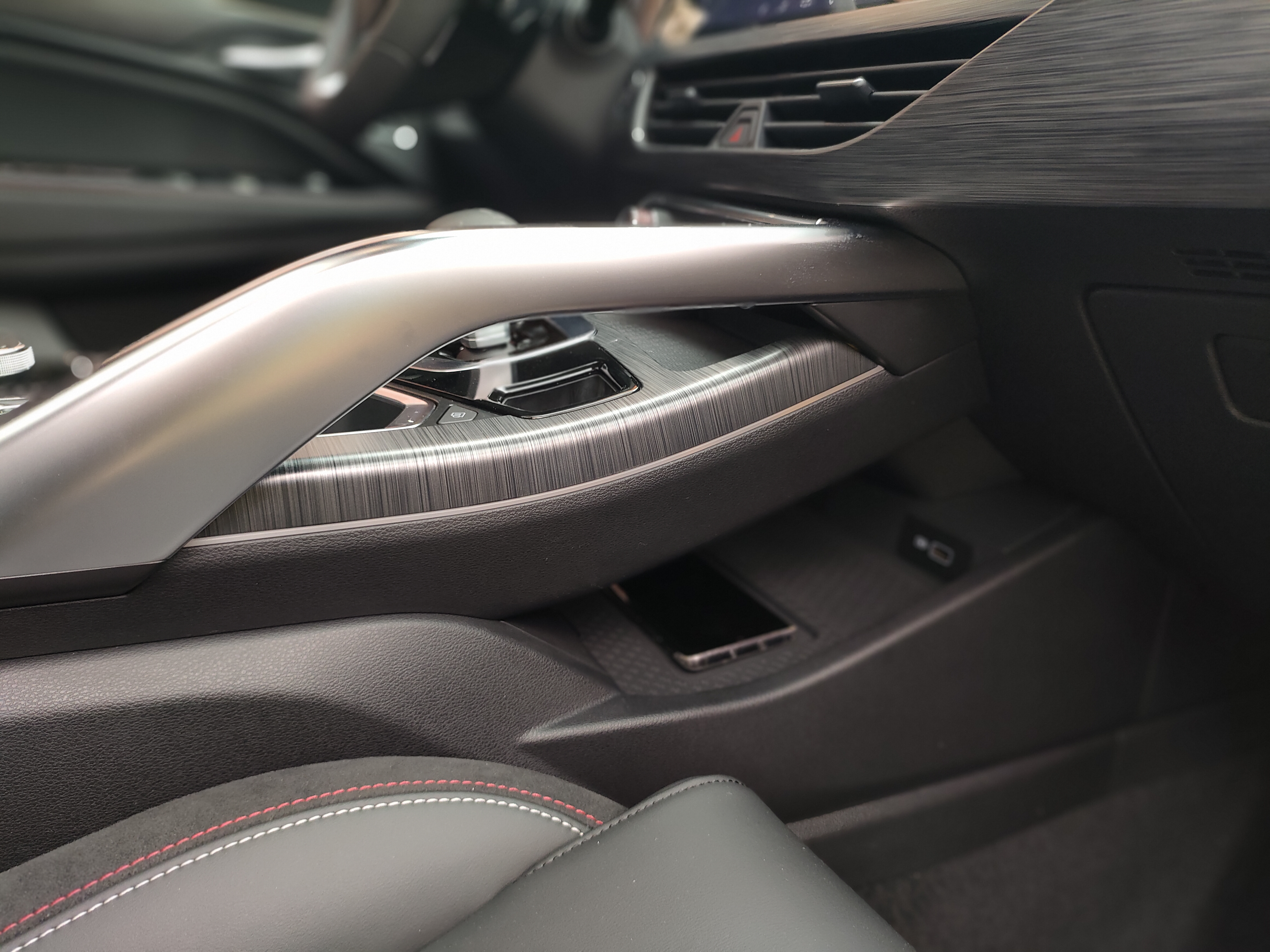 GEELY Tugella 2020 car image #28