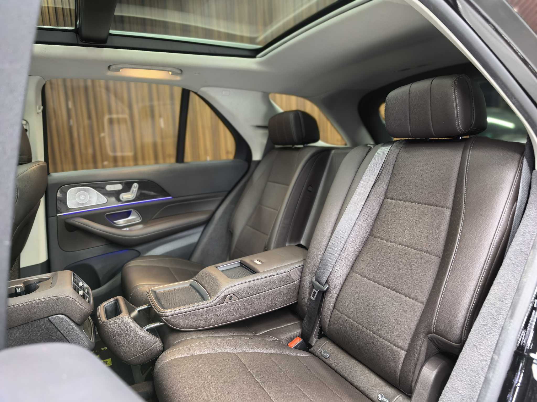 Mercedes-Benz GLE Class 2020 car image #28