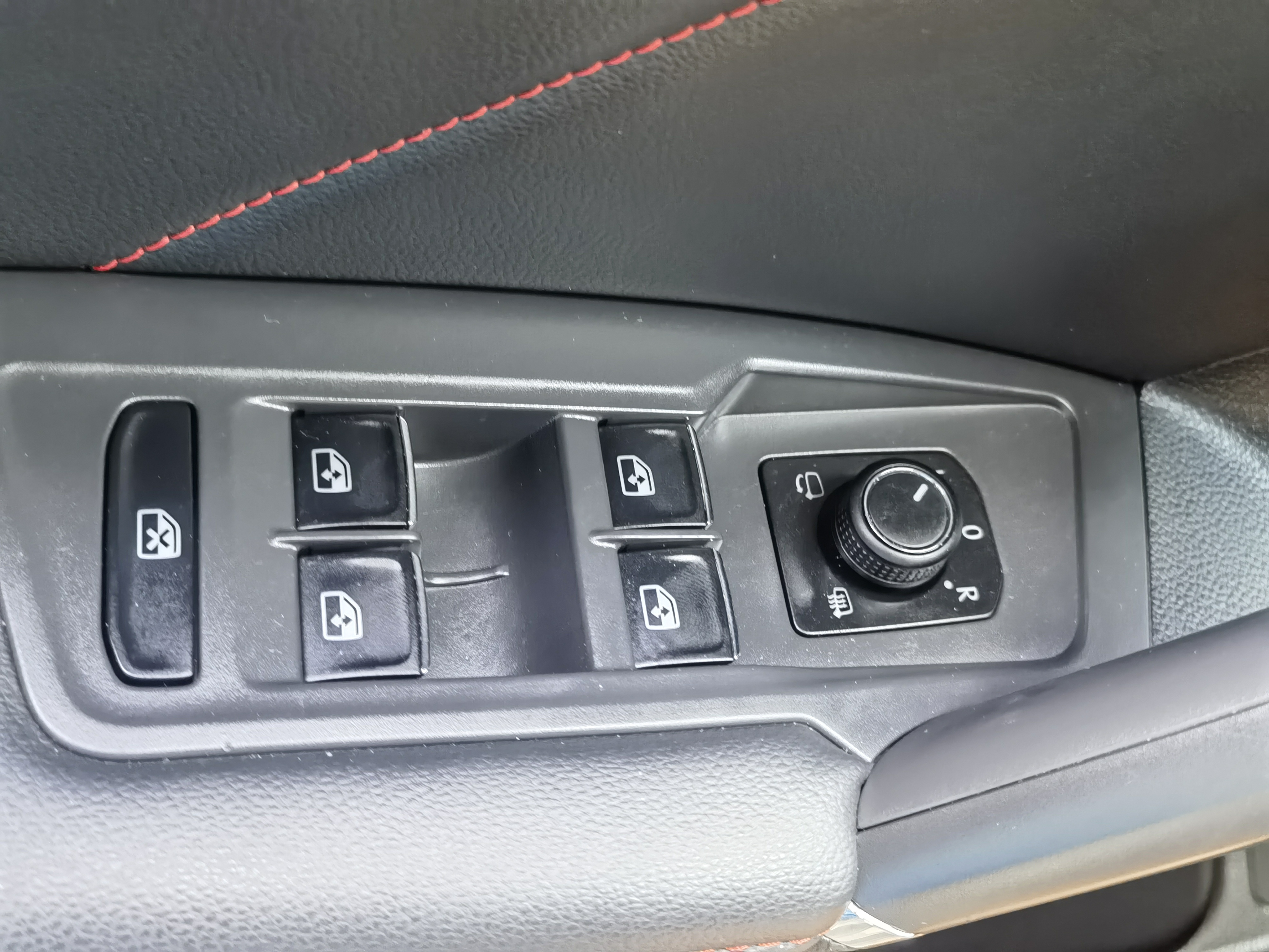 Volkswagen Tiguan X 2021 car image #28