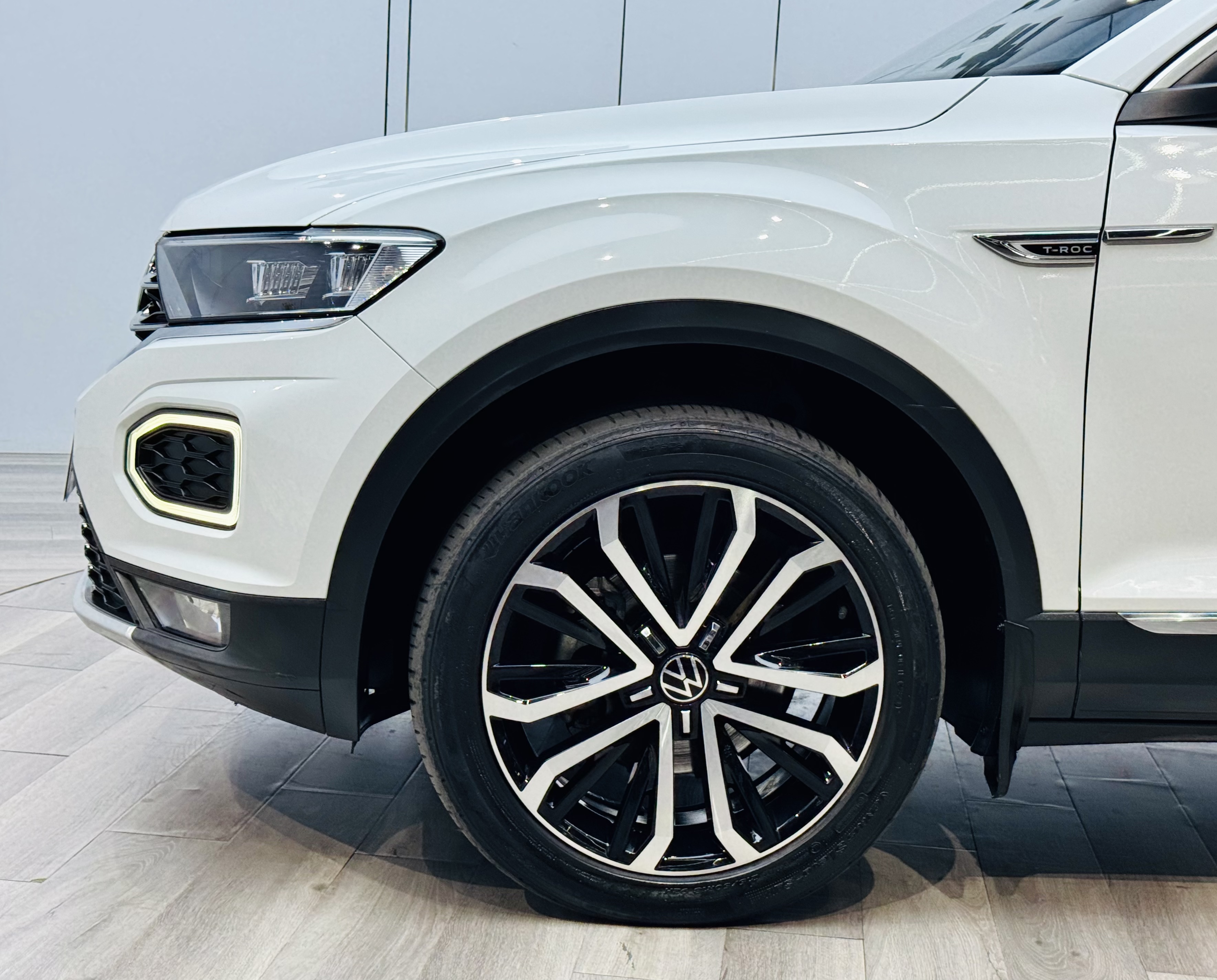 Volkswagen T-Roc 2022 car image #28