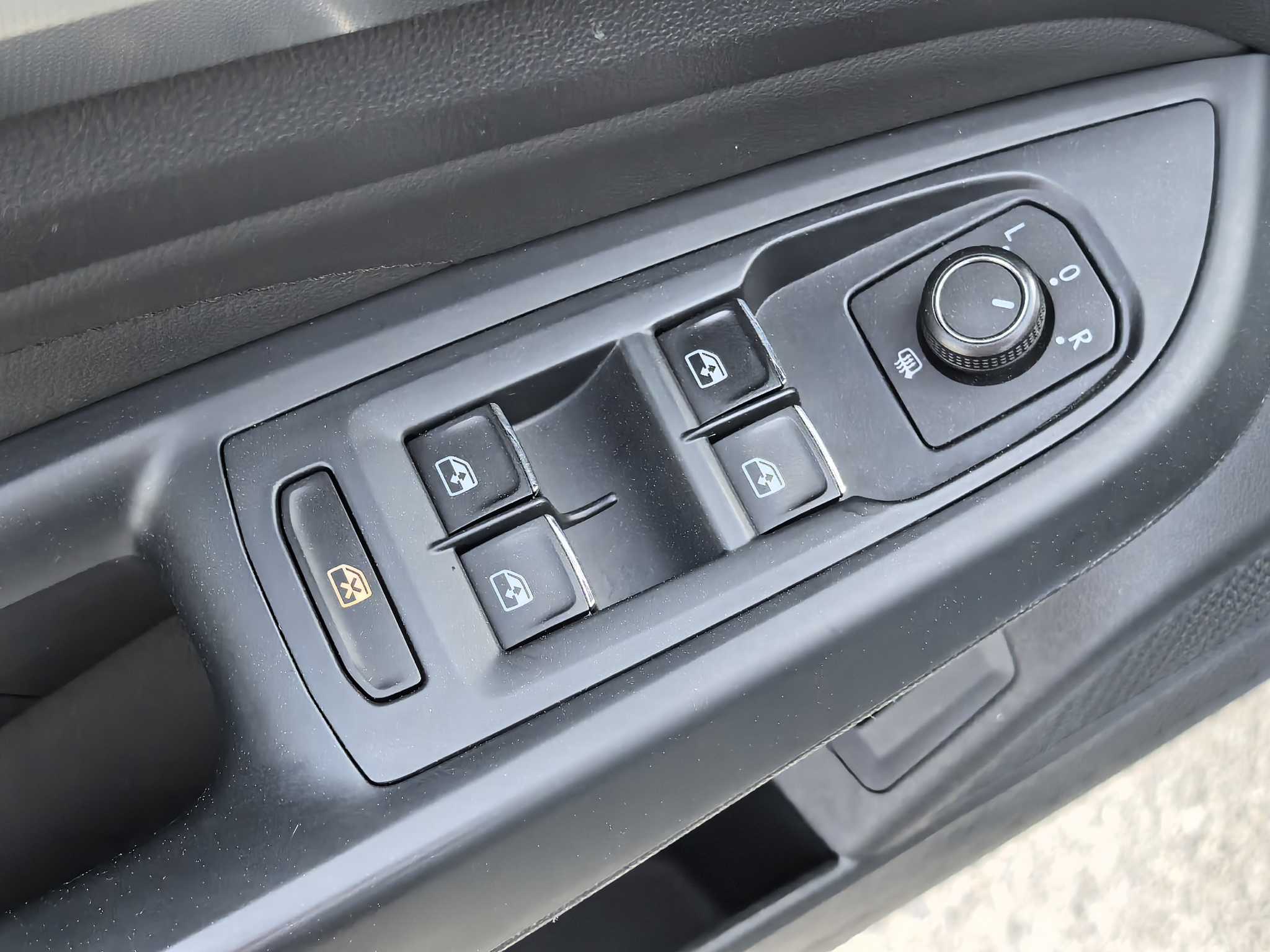 Volkswagen Passat 2022 صورة سيارة #28