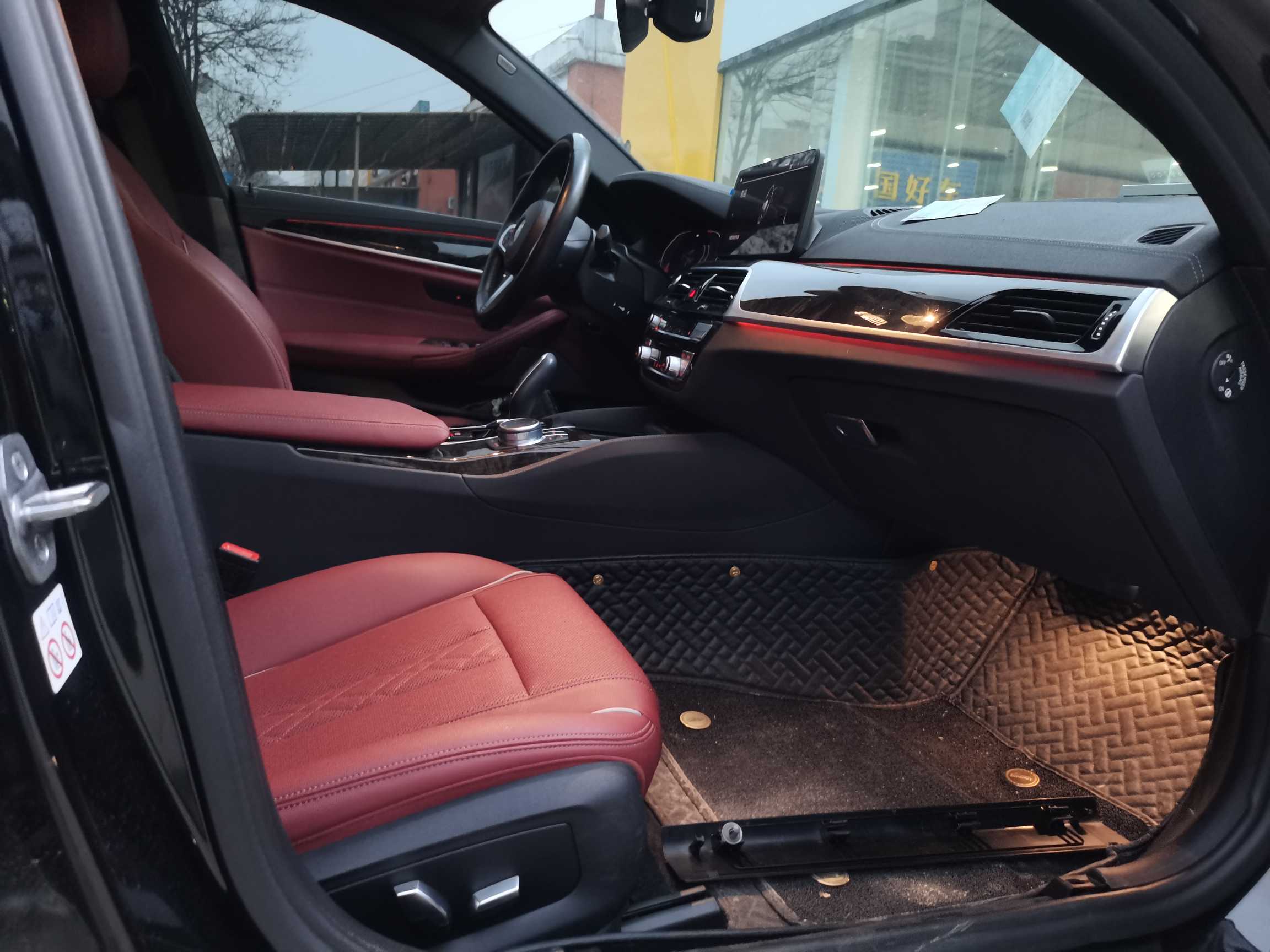 BMW 5 Series 2022 car image #28