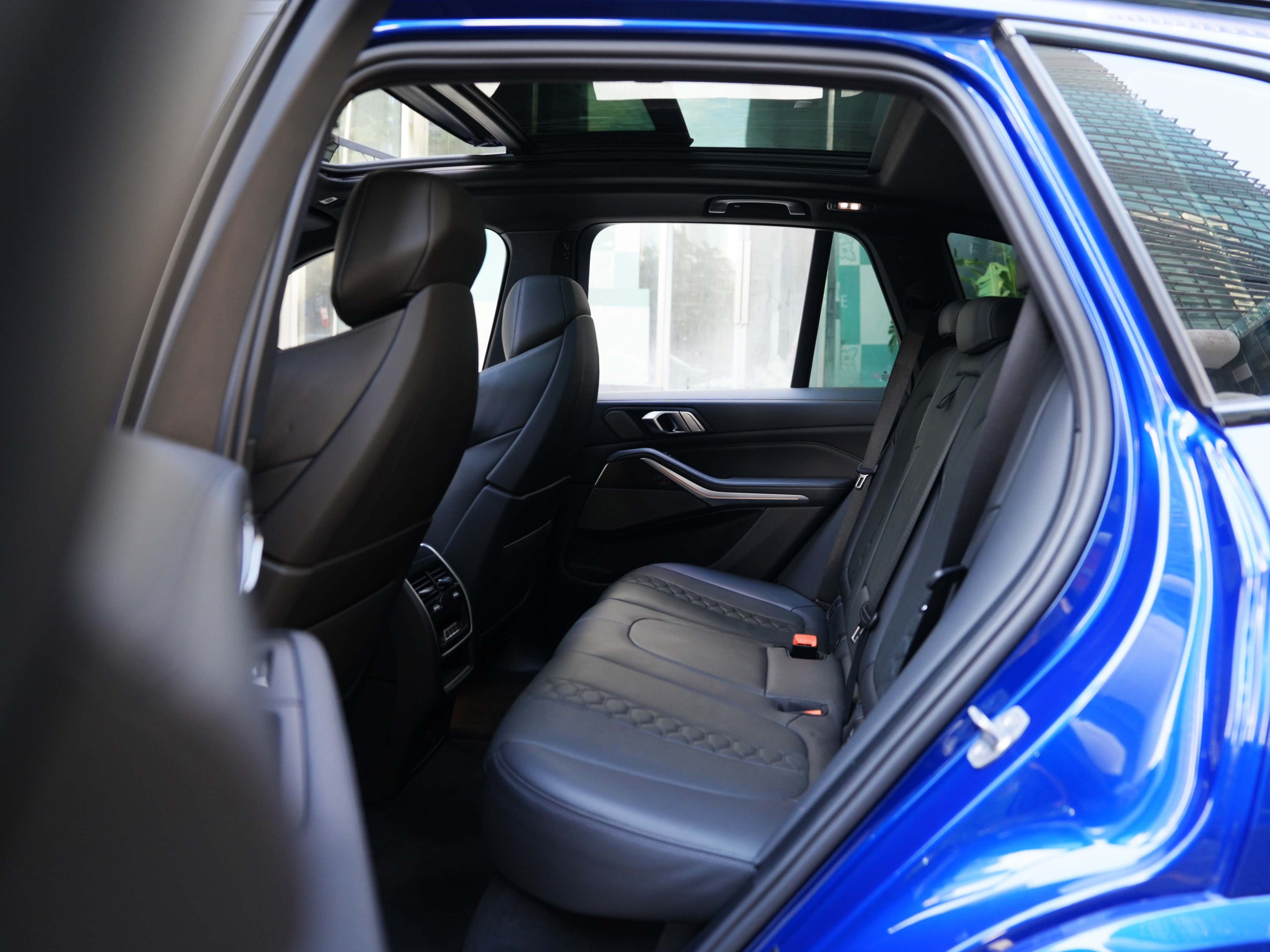 BMW X5 M 2023 immagine di auto #28