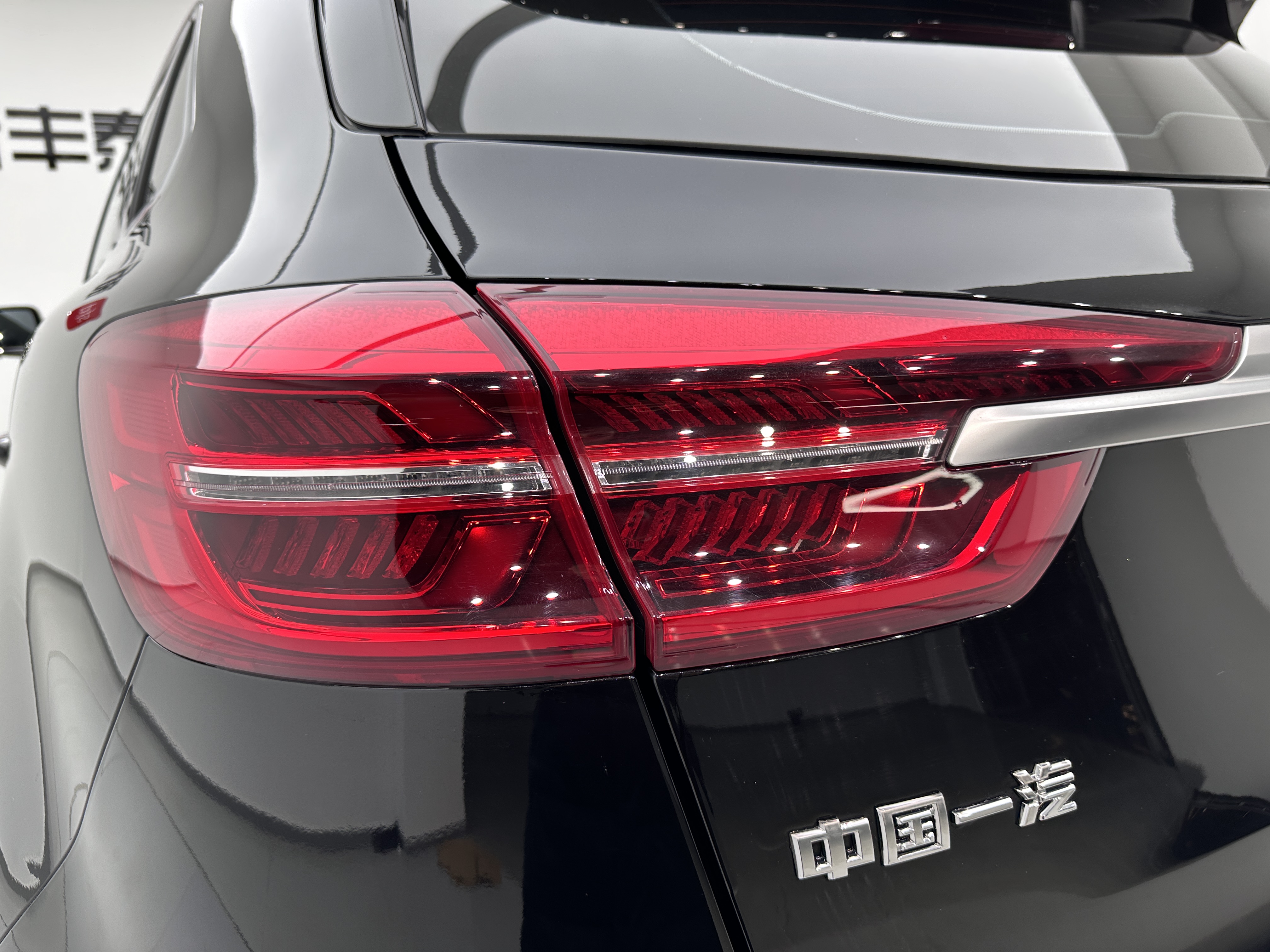 HongQi HS5 2023 car image #28