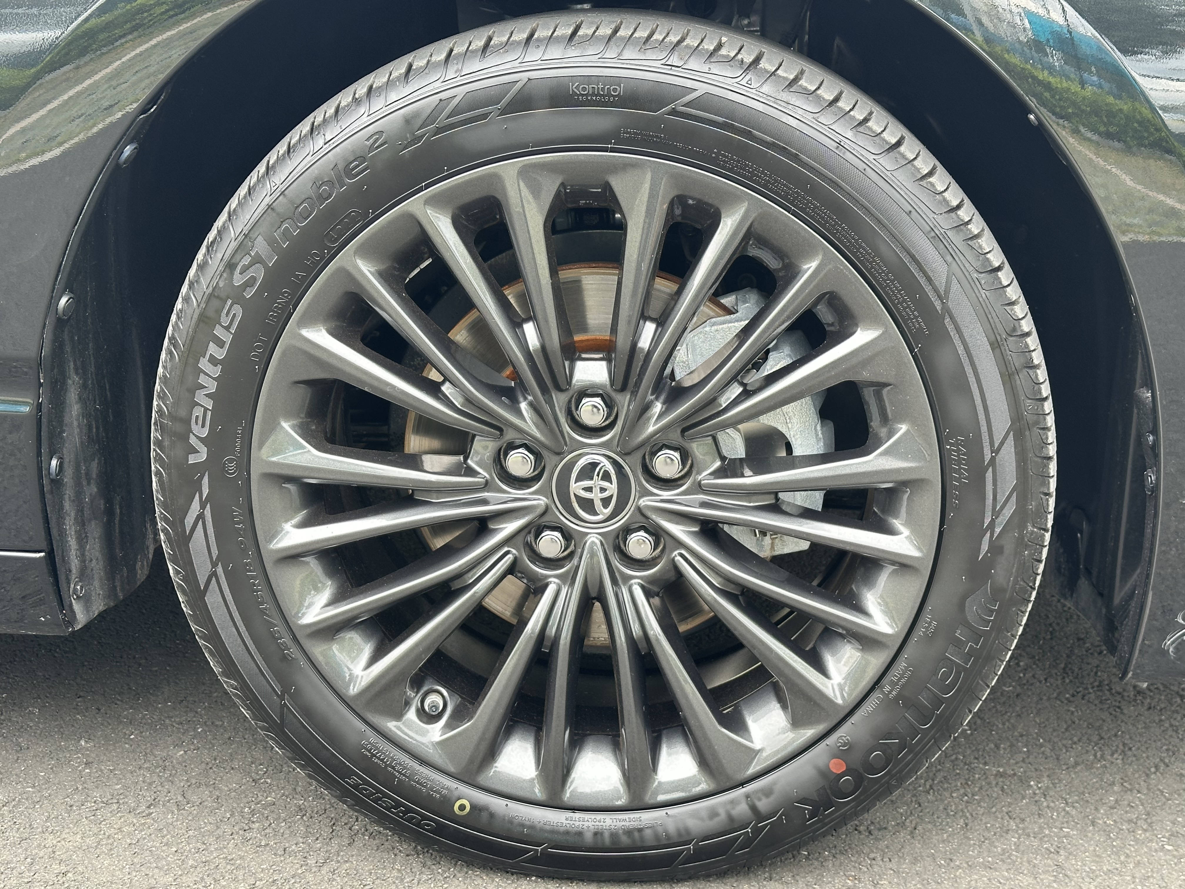 Toyota Avalon 2023 car image #28