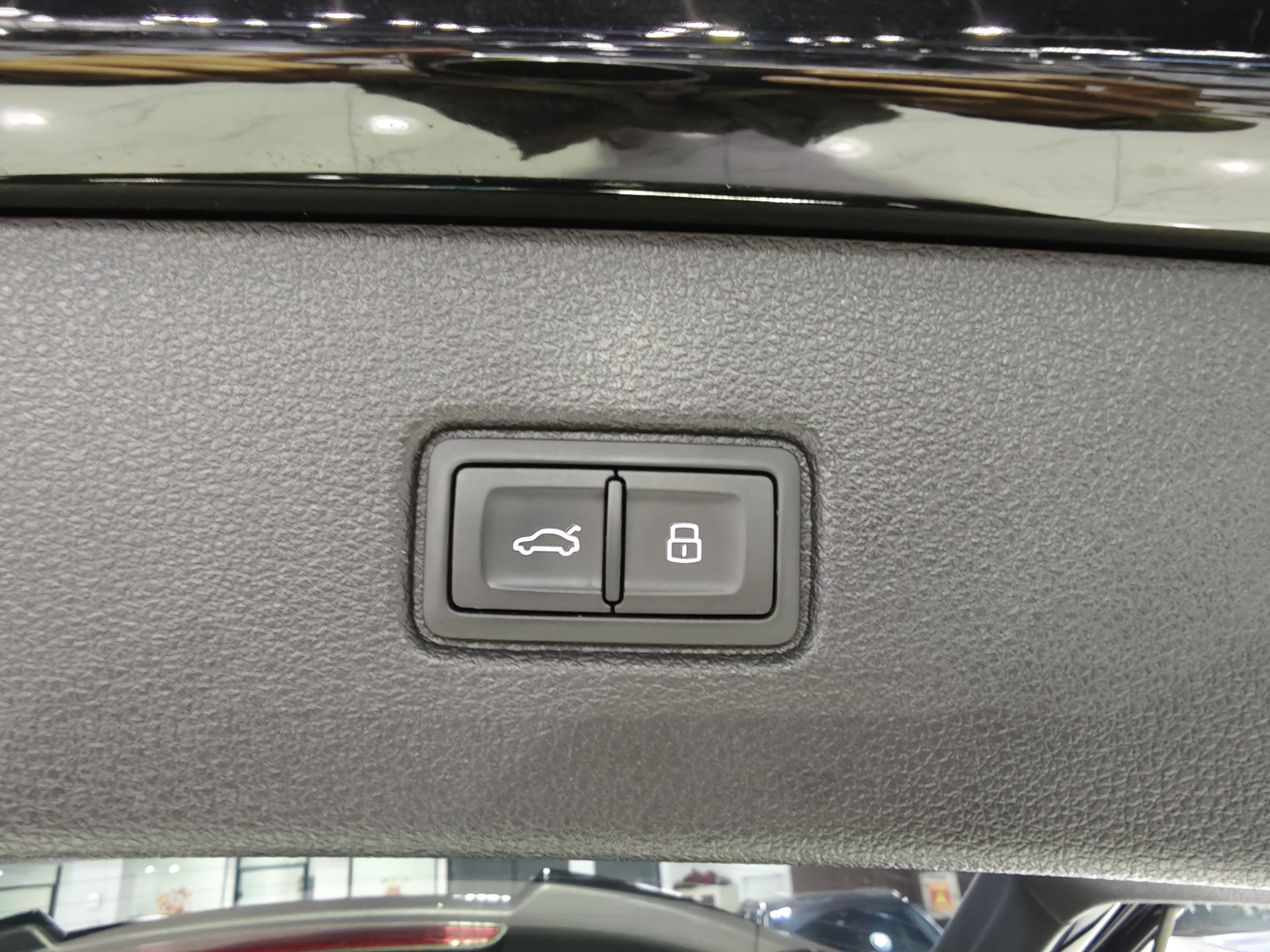 Audi Q7 2023 car image #28