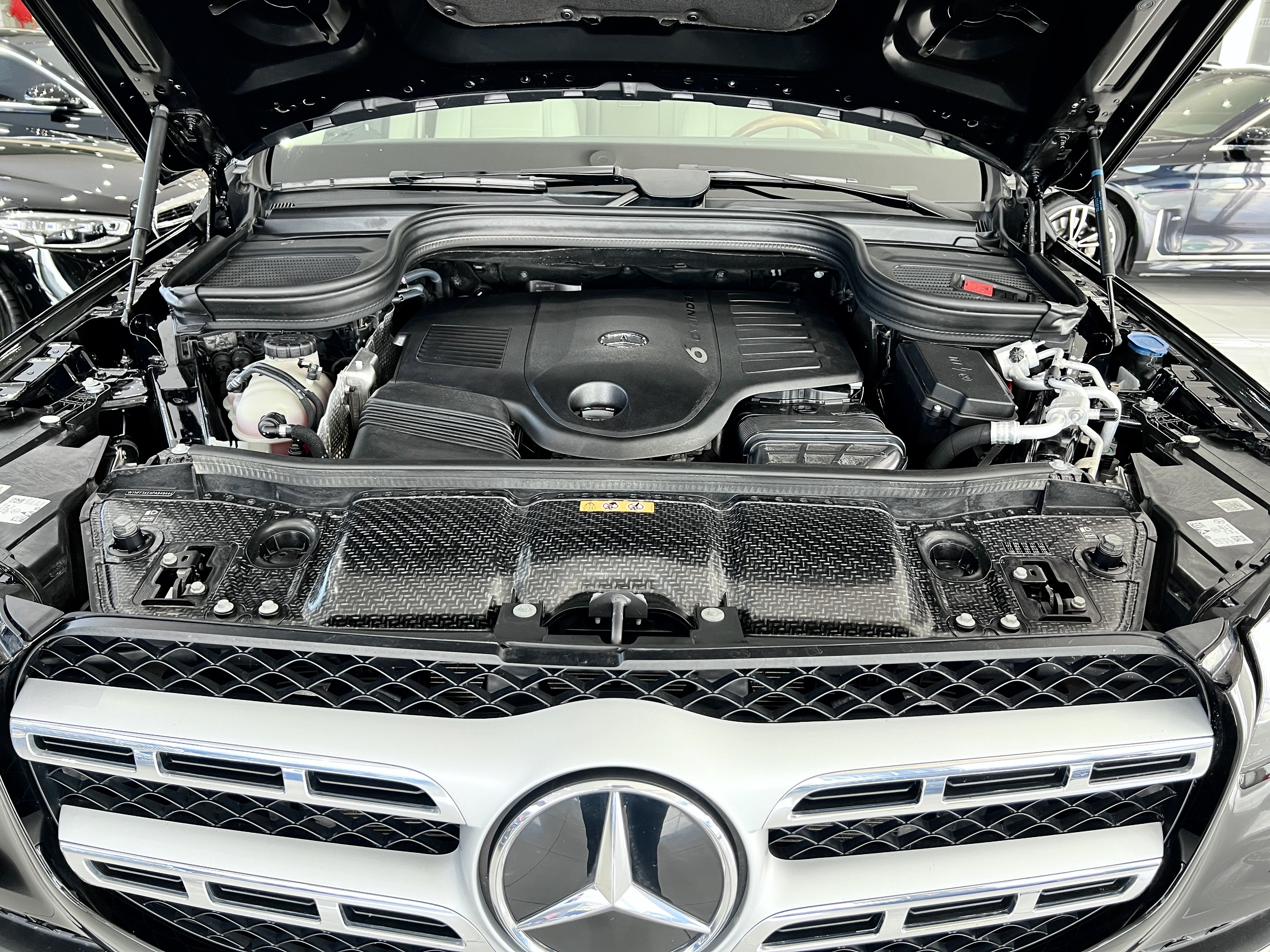 Mercedes-Benz GLS Class 2023 car image #28