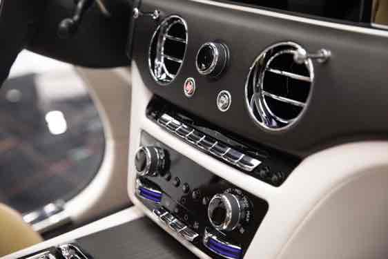 Rolls-Royce Spectre 2025 immagine di auto #28