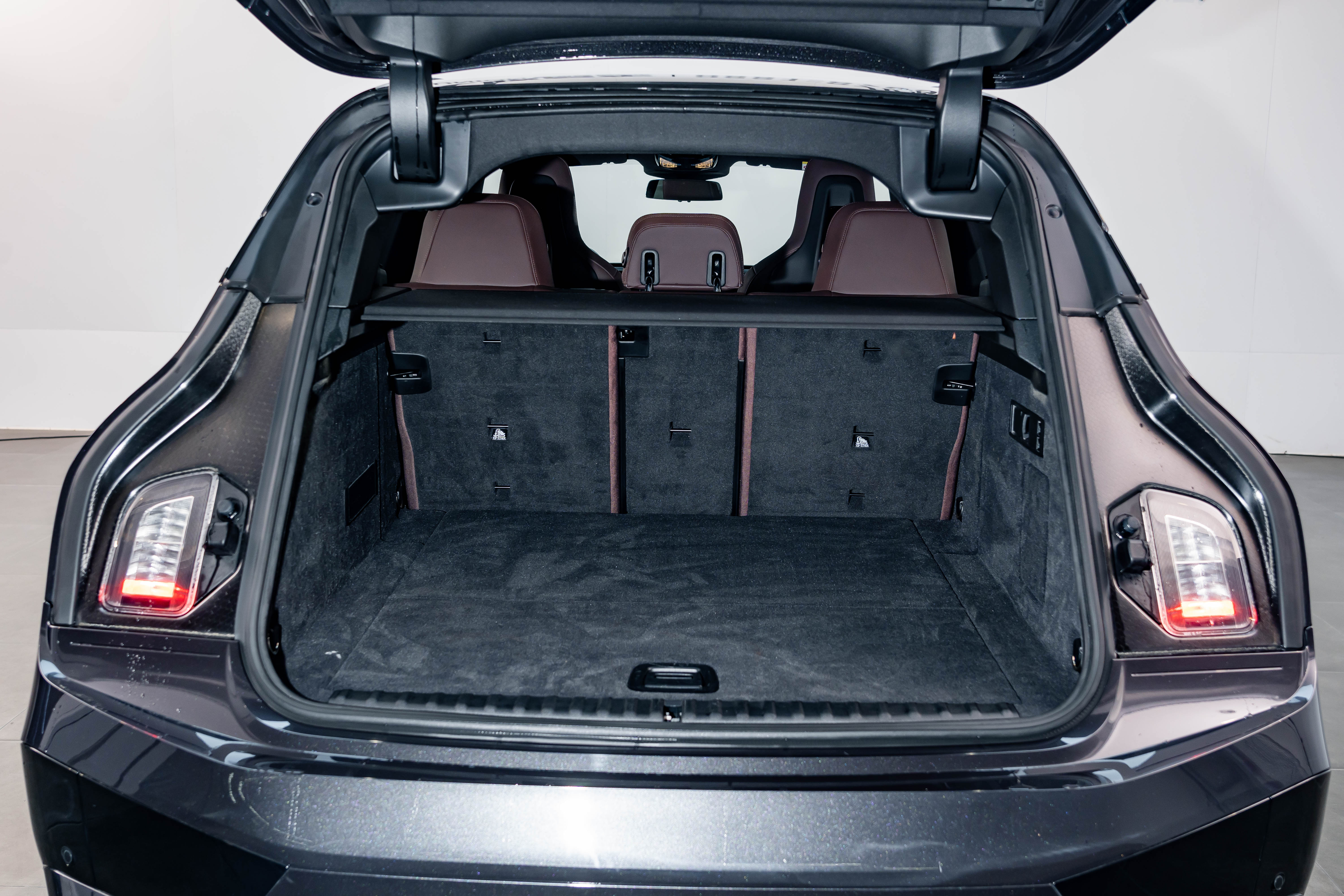 BMW iX 2024 car image #28