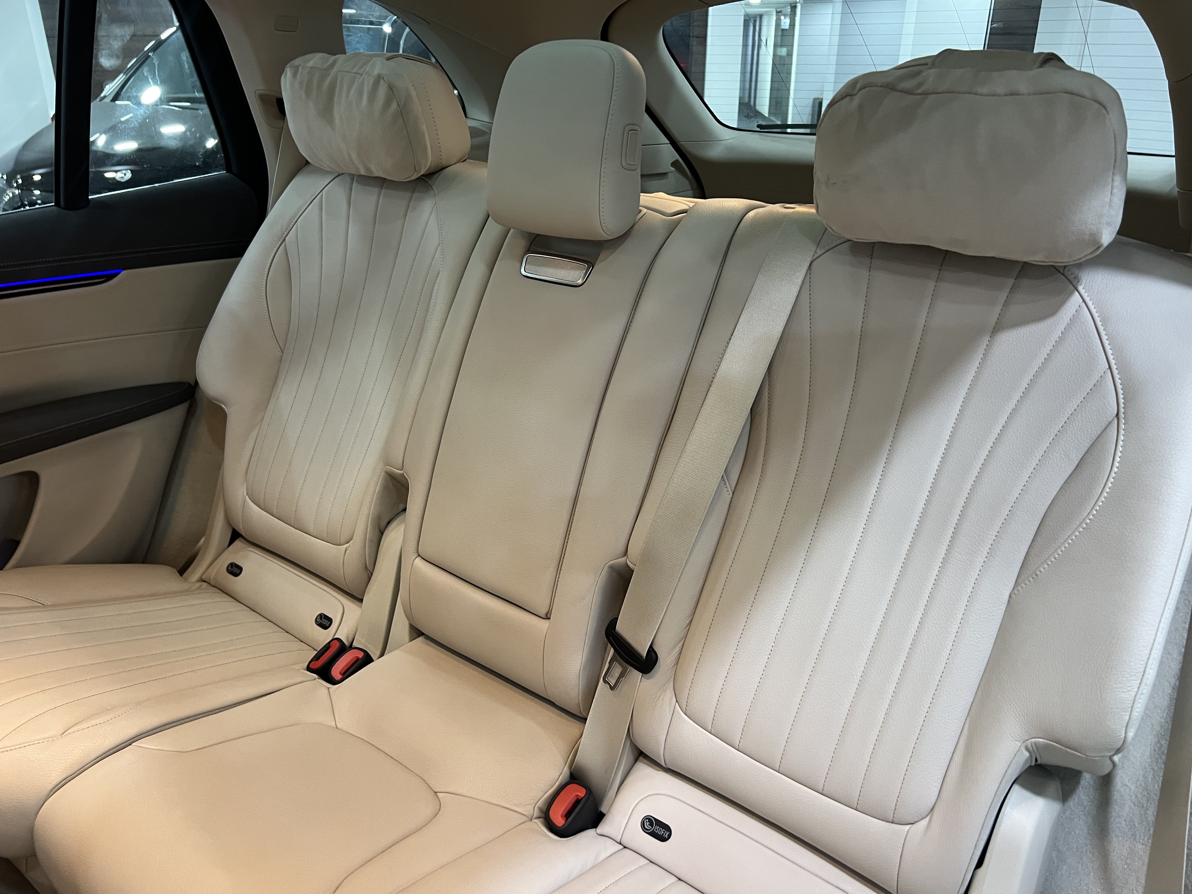 Mercedes-Benz EQS SUV 2023 car image #28