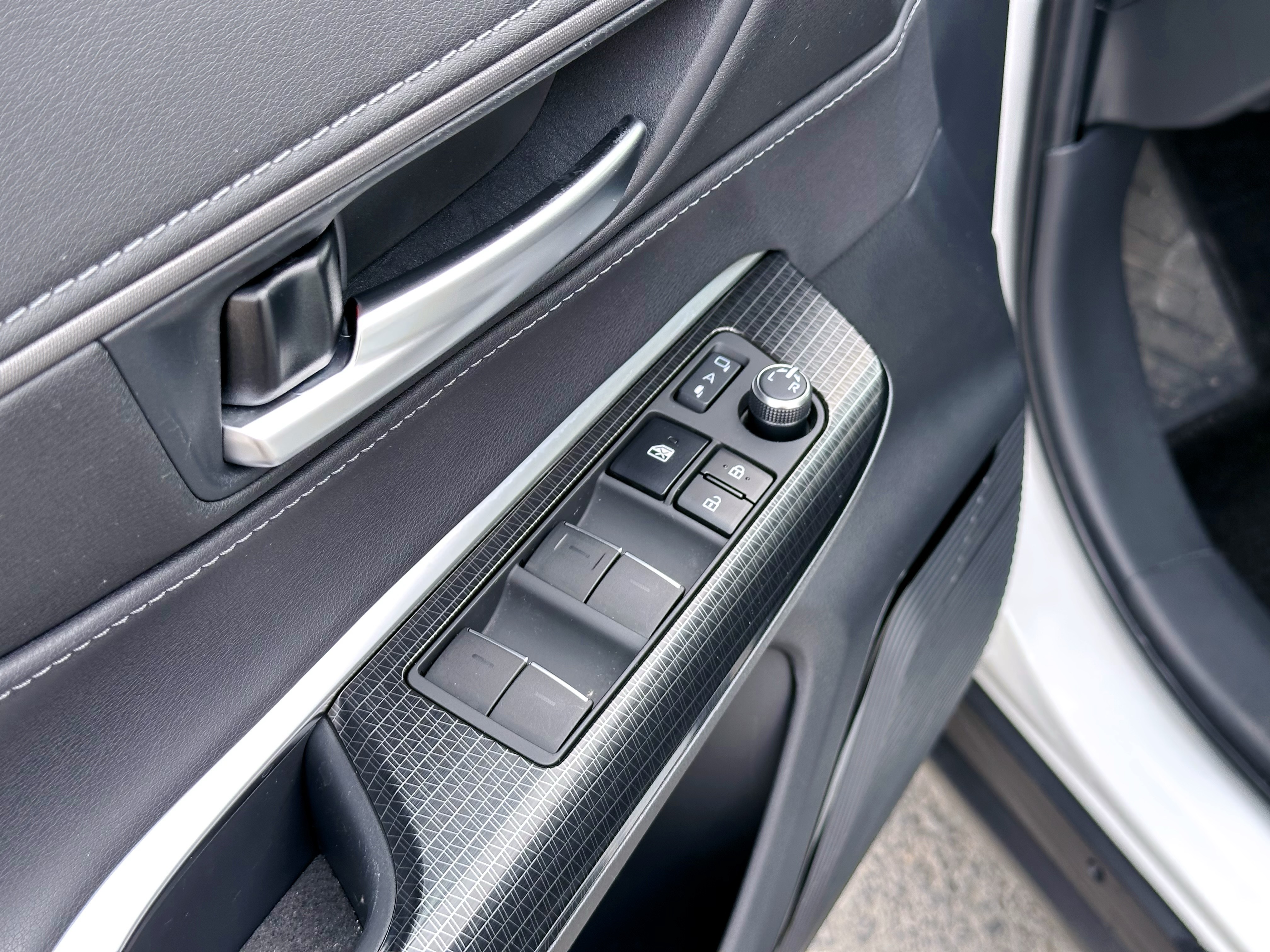 Toyota Venza 2024 immagine di auto #28