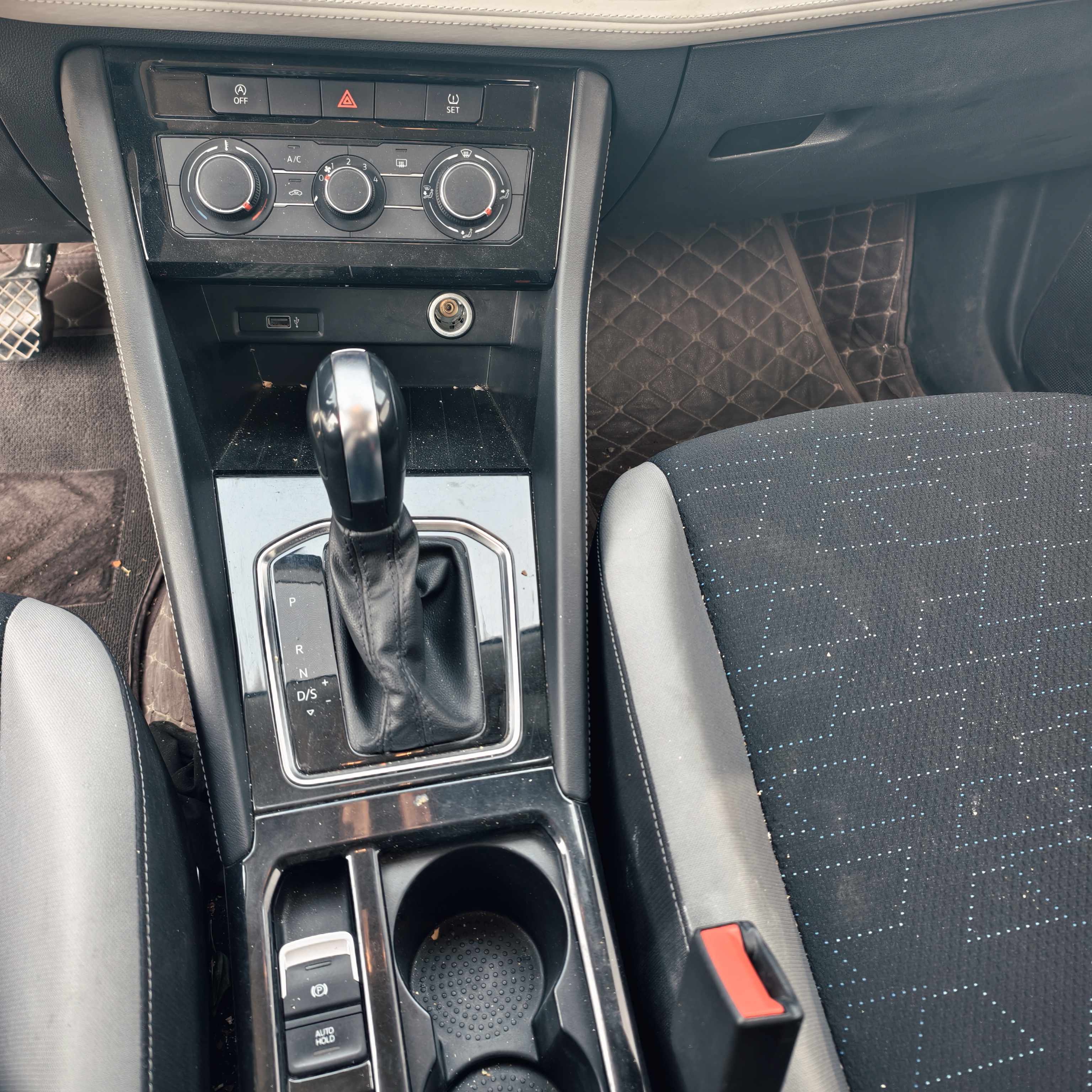 VS5 2023 car image #28