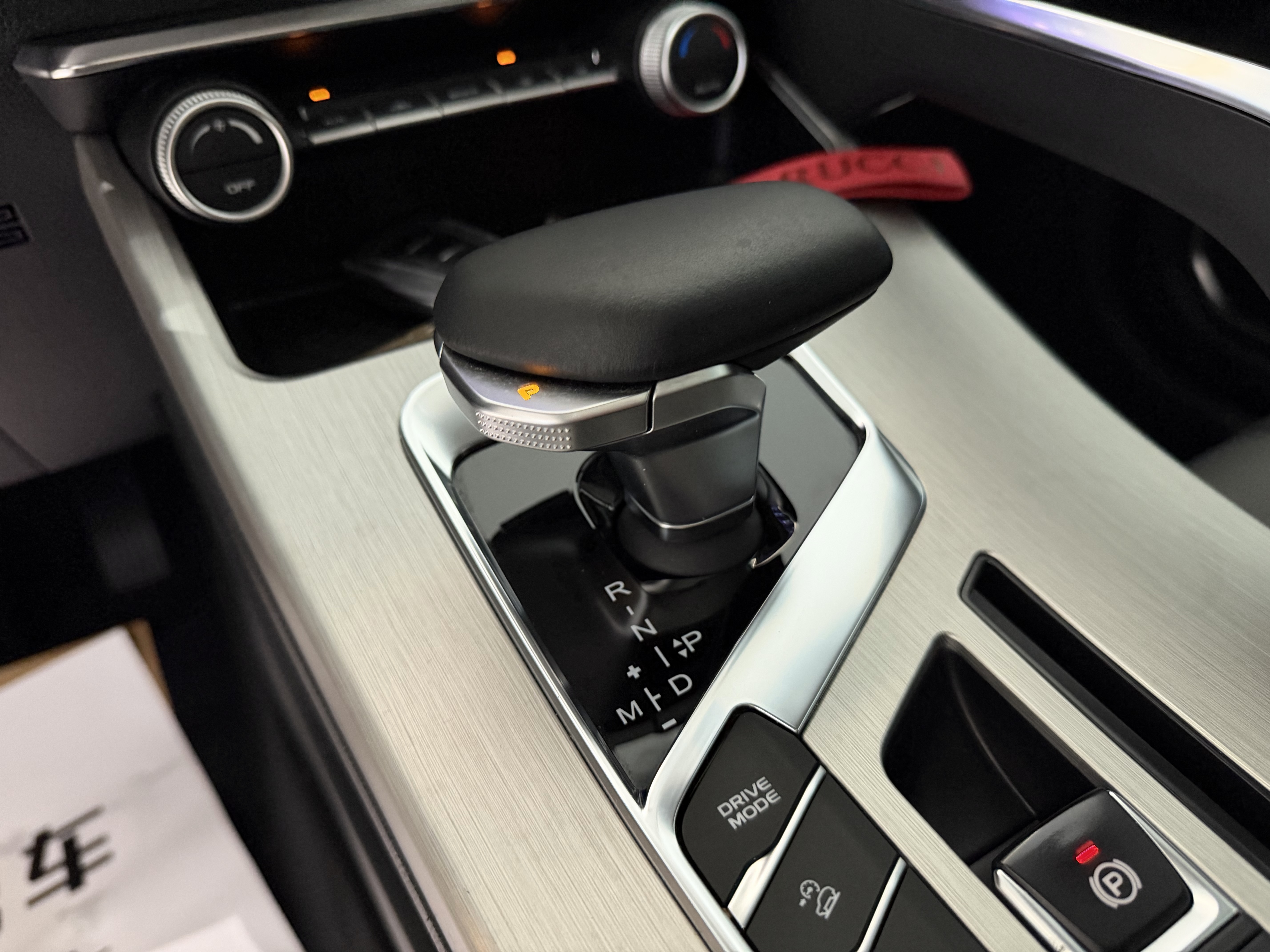 GEELY Coolray 2024 #28 GEELY Coolray 2024 car image #28