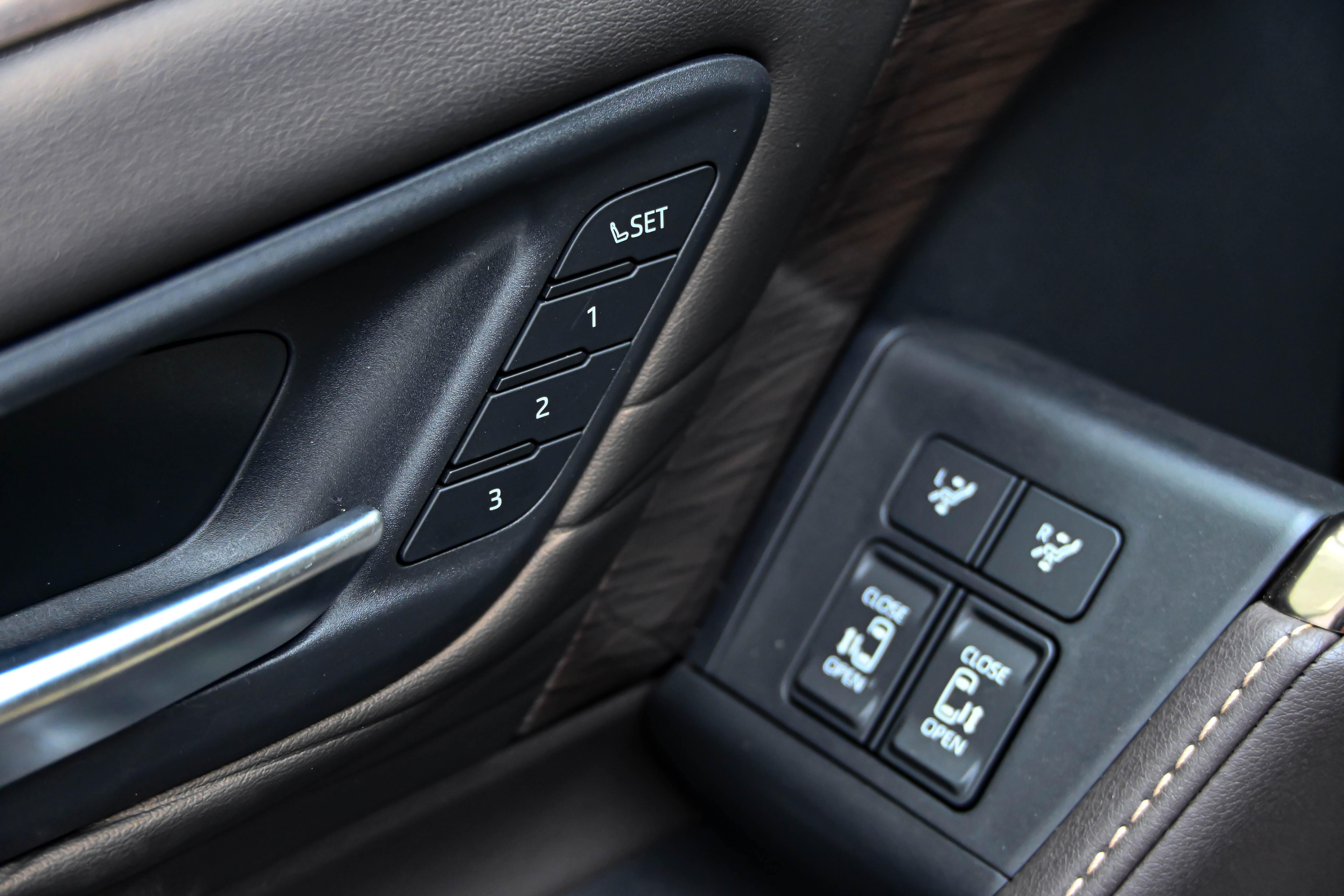 Toyota Vellfire 2026 صورة سيارة #28