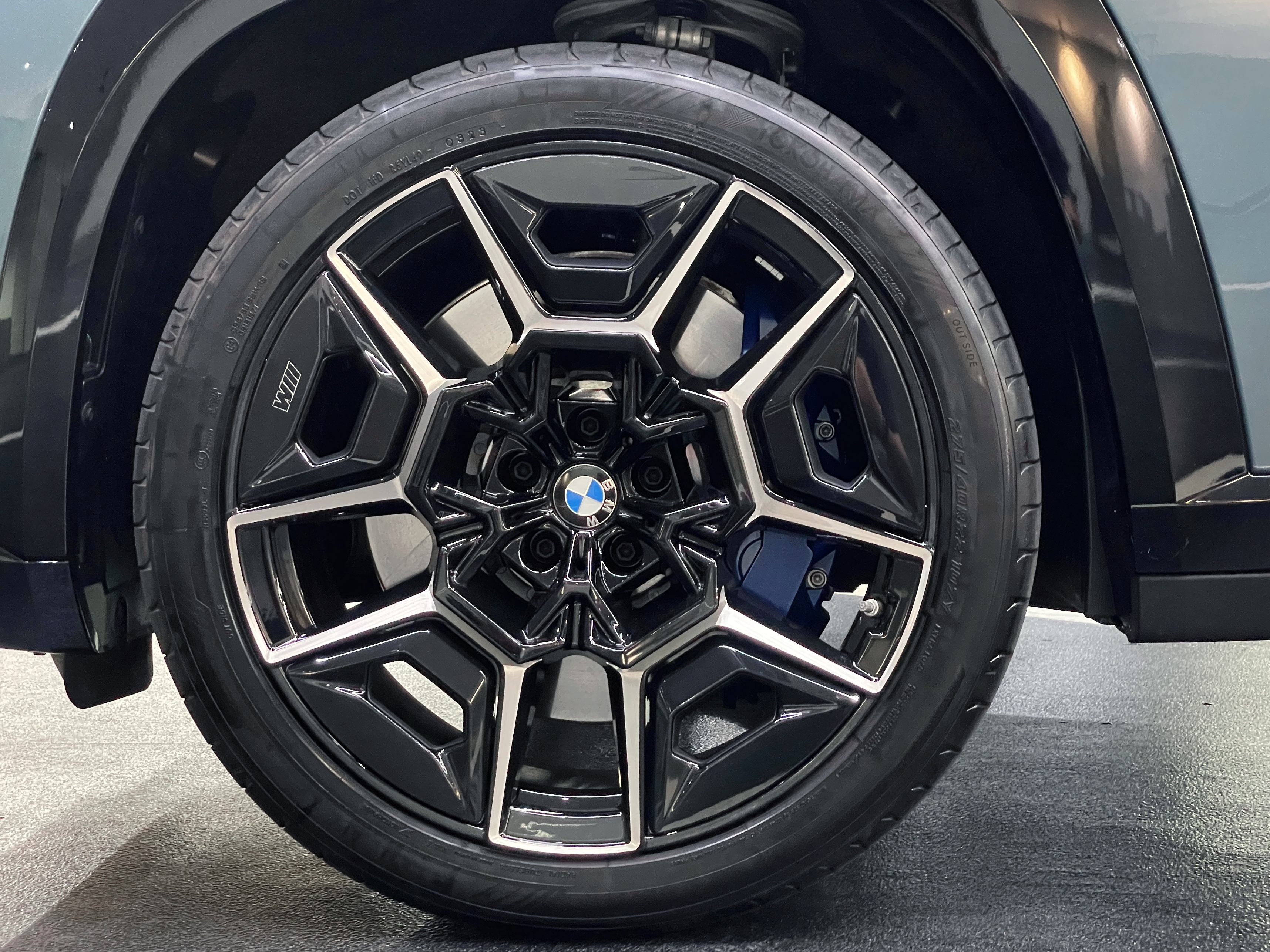 BMW XM 2024 car image #28