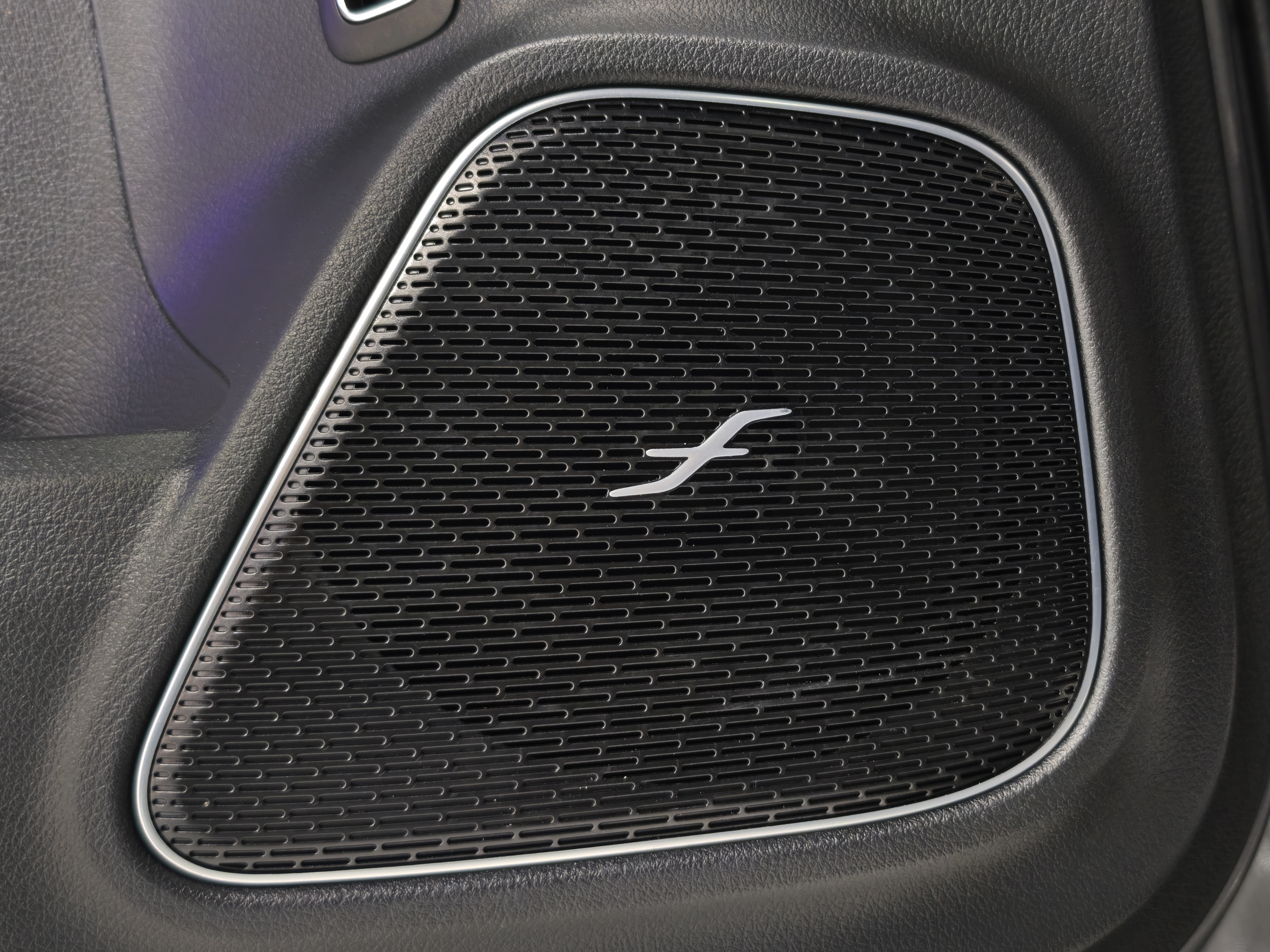 Mercedes-Benz GLB AMG 2025 car image #28