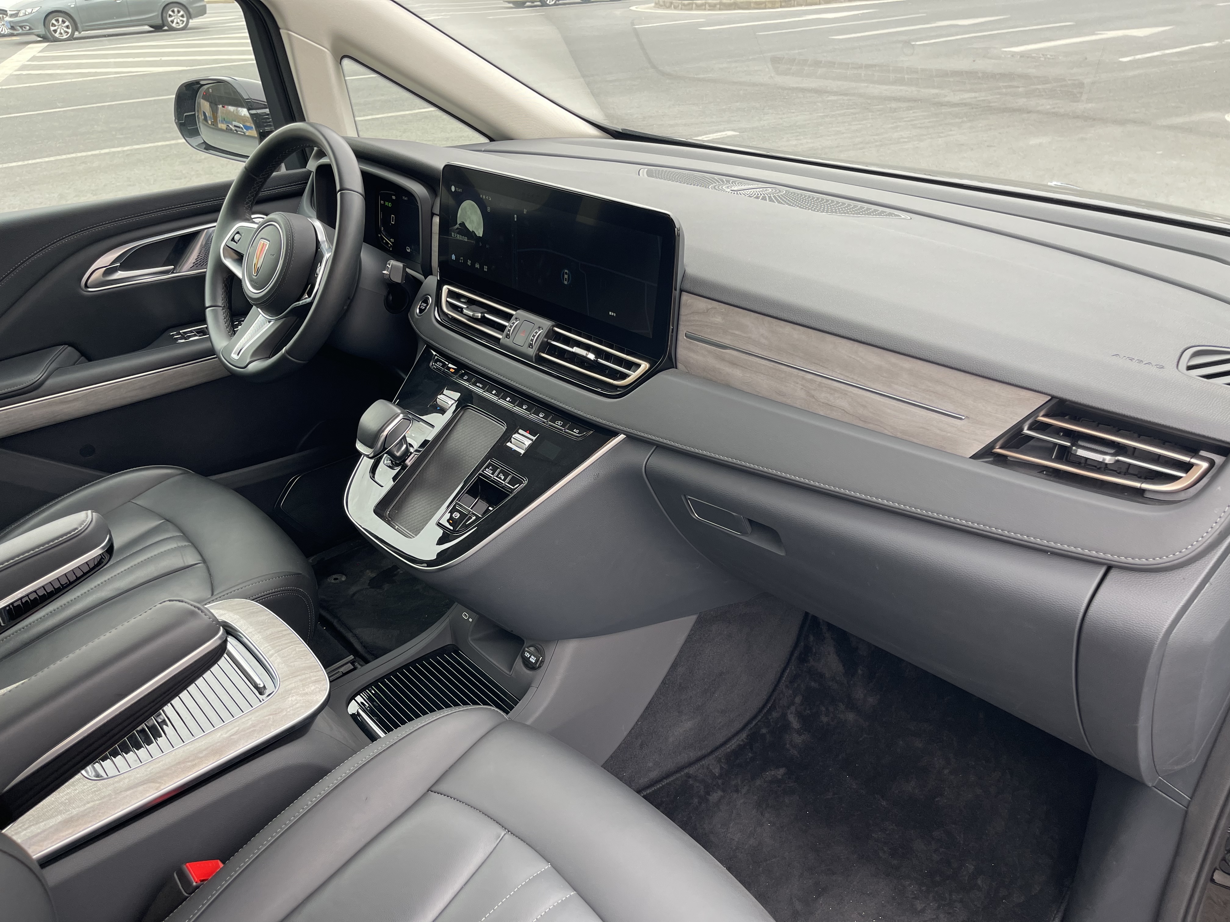 HongQi HQ9 PHEV 2024 car image #28