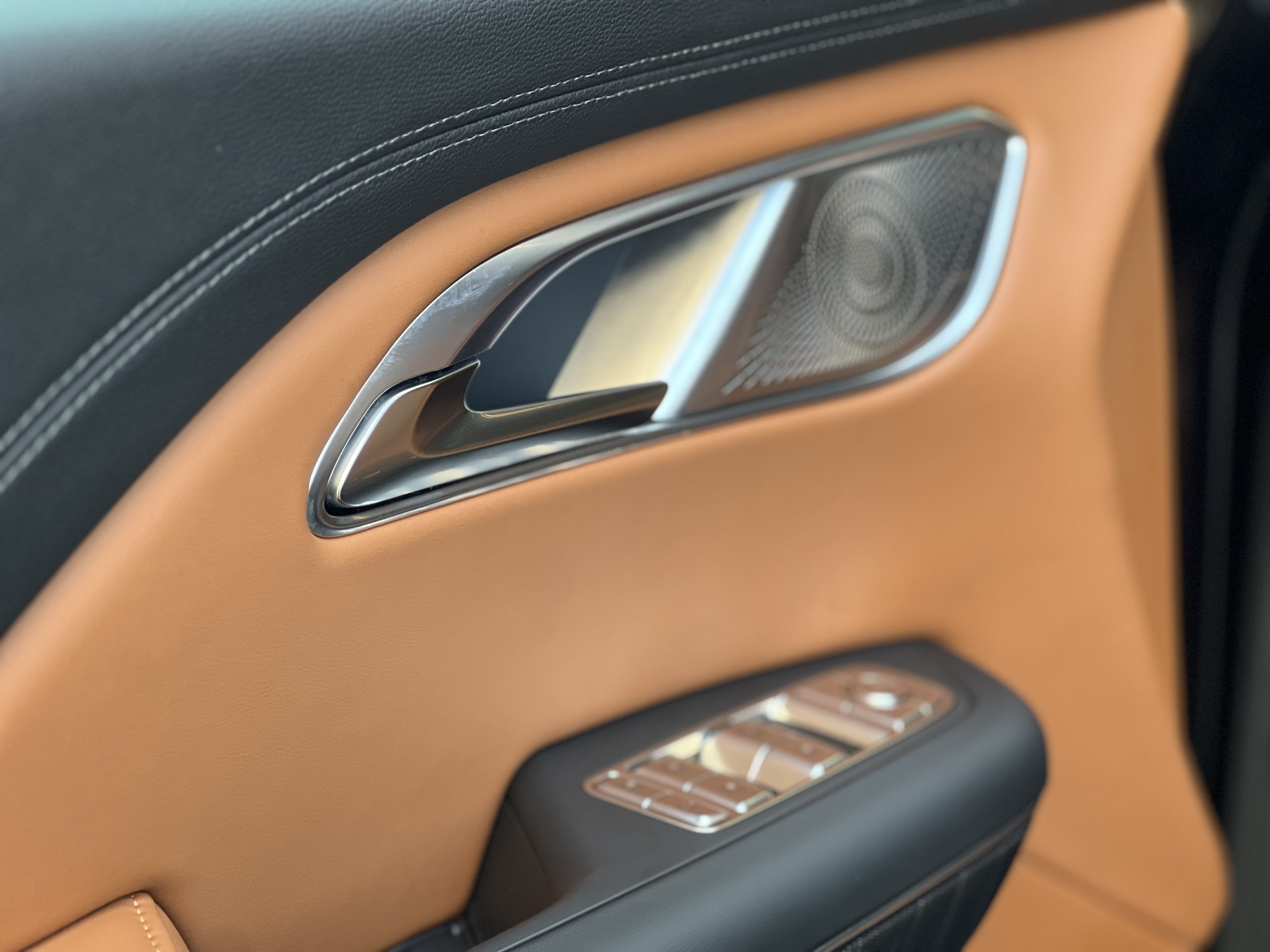 HongQi HQ9 PHEV 2024 #28 HongQi HQ9 PHEV 2024 car image #28