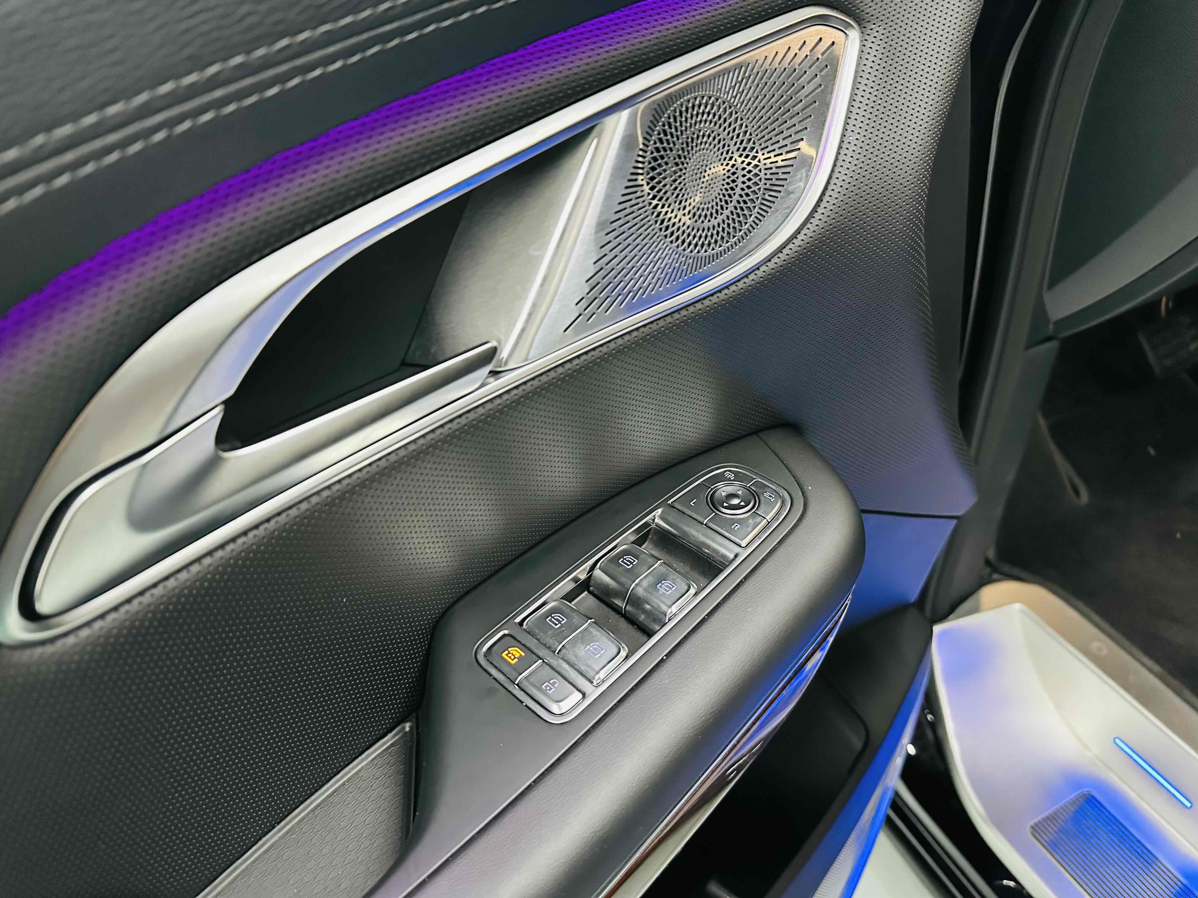 HongQi HQ9 PHEV 2024 #28 HongQi HQ9 PHEV 2024 car image #28