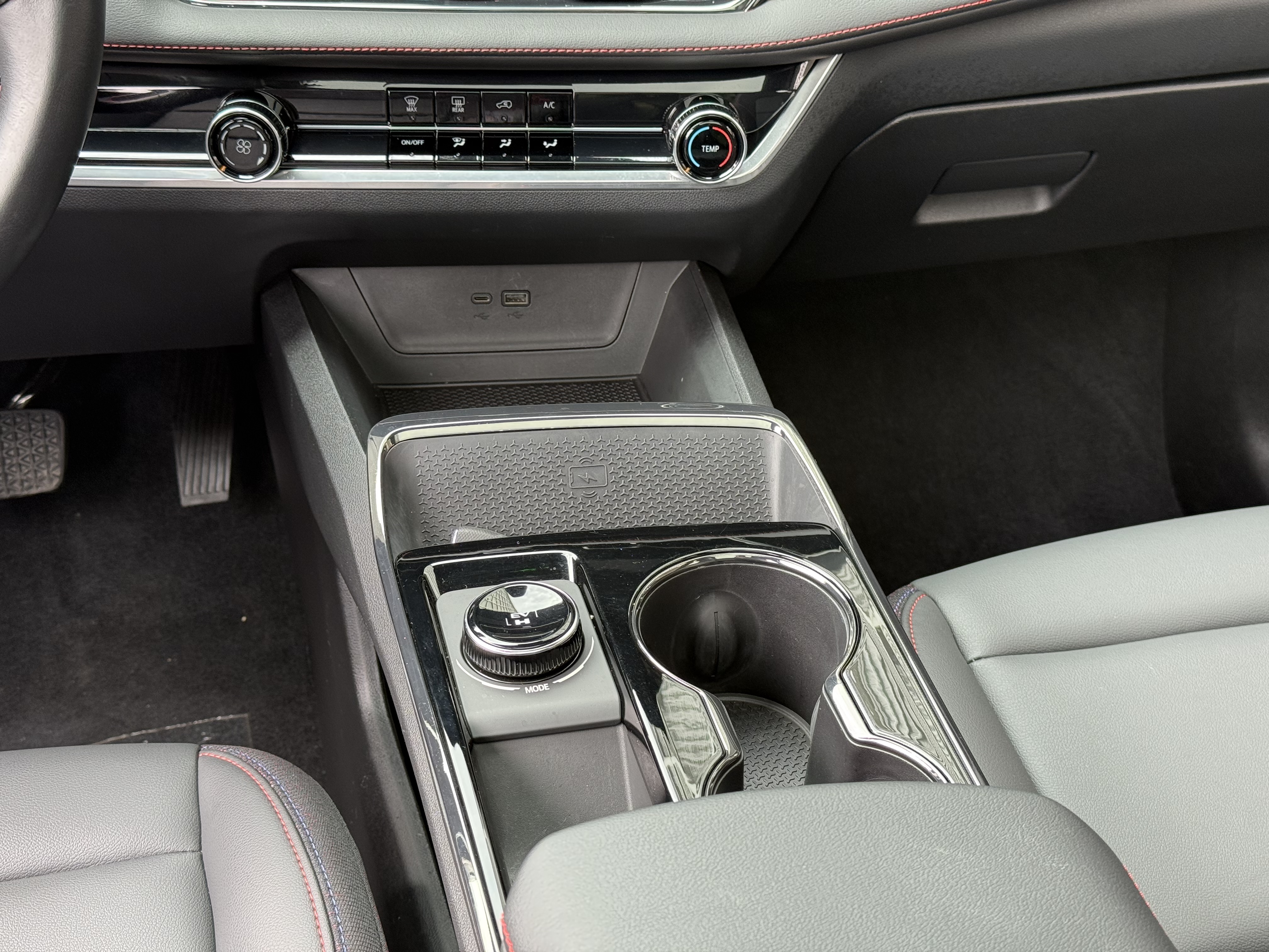 Chevrolet Equinox Plus 2026 car image #28