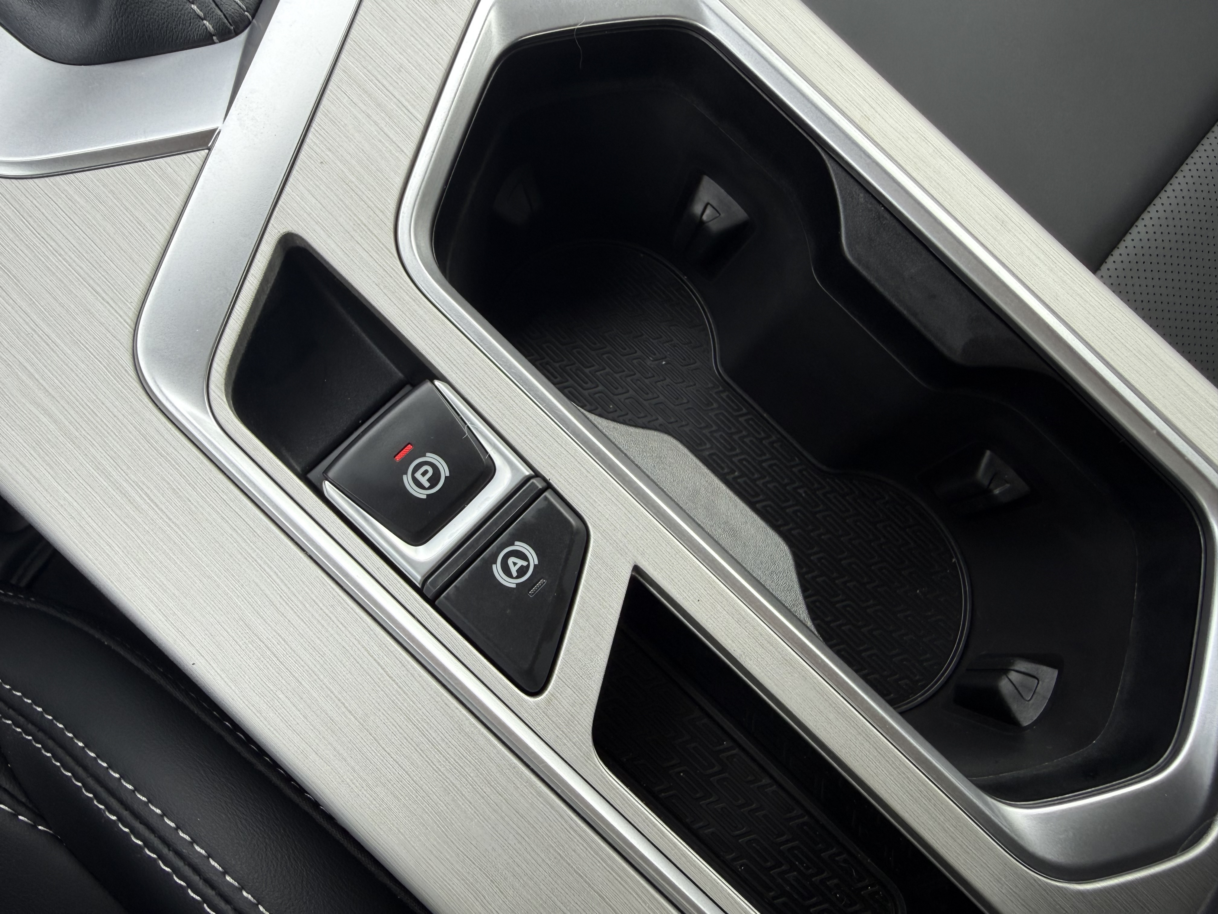 GEELY Coolray 2025 car image #28