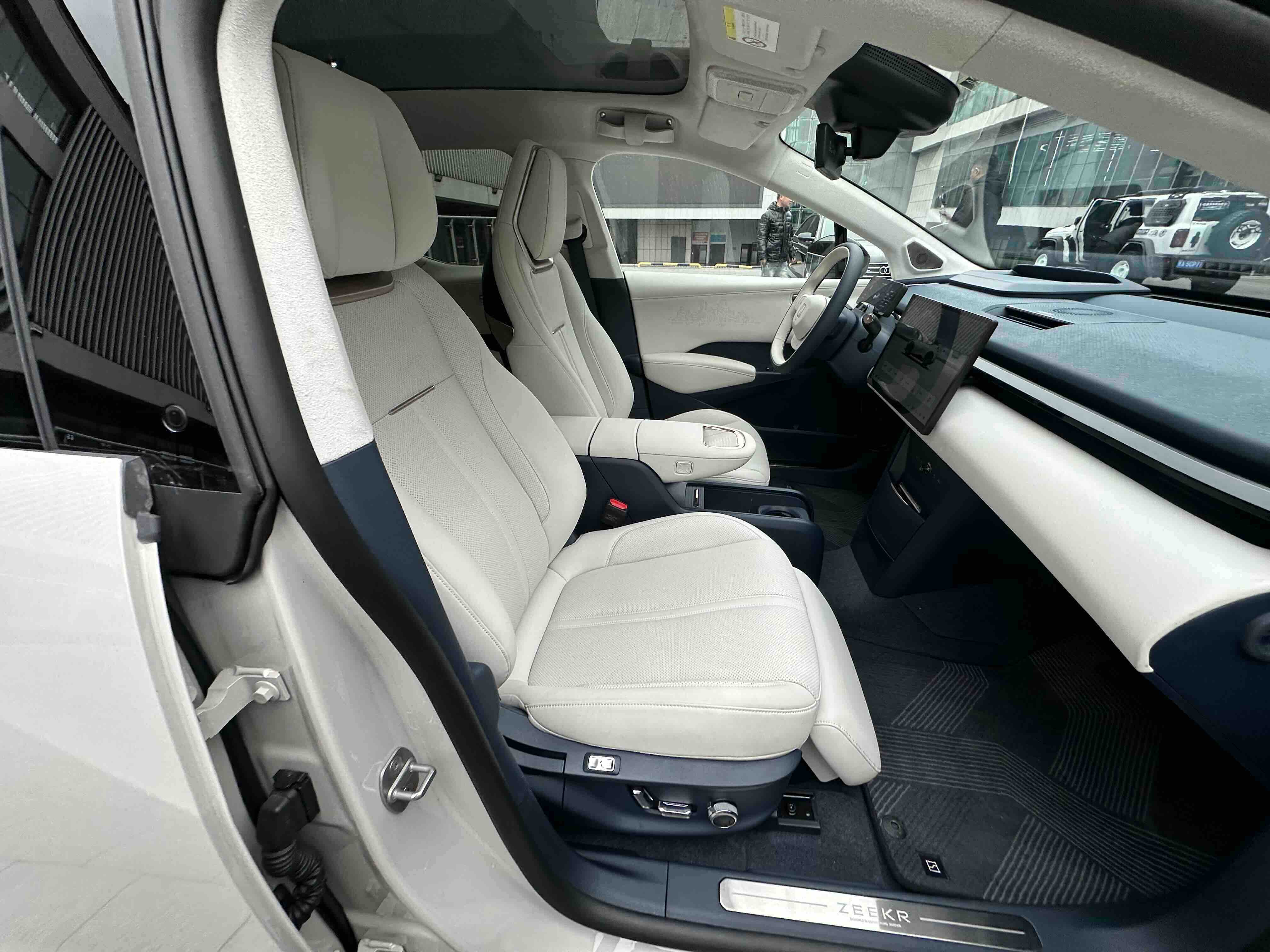 Zeekr X 2024 car image #28