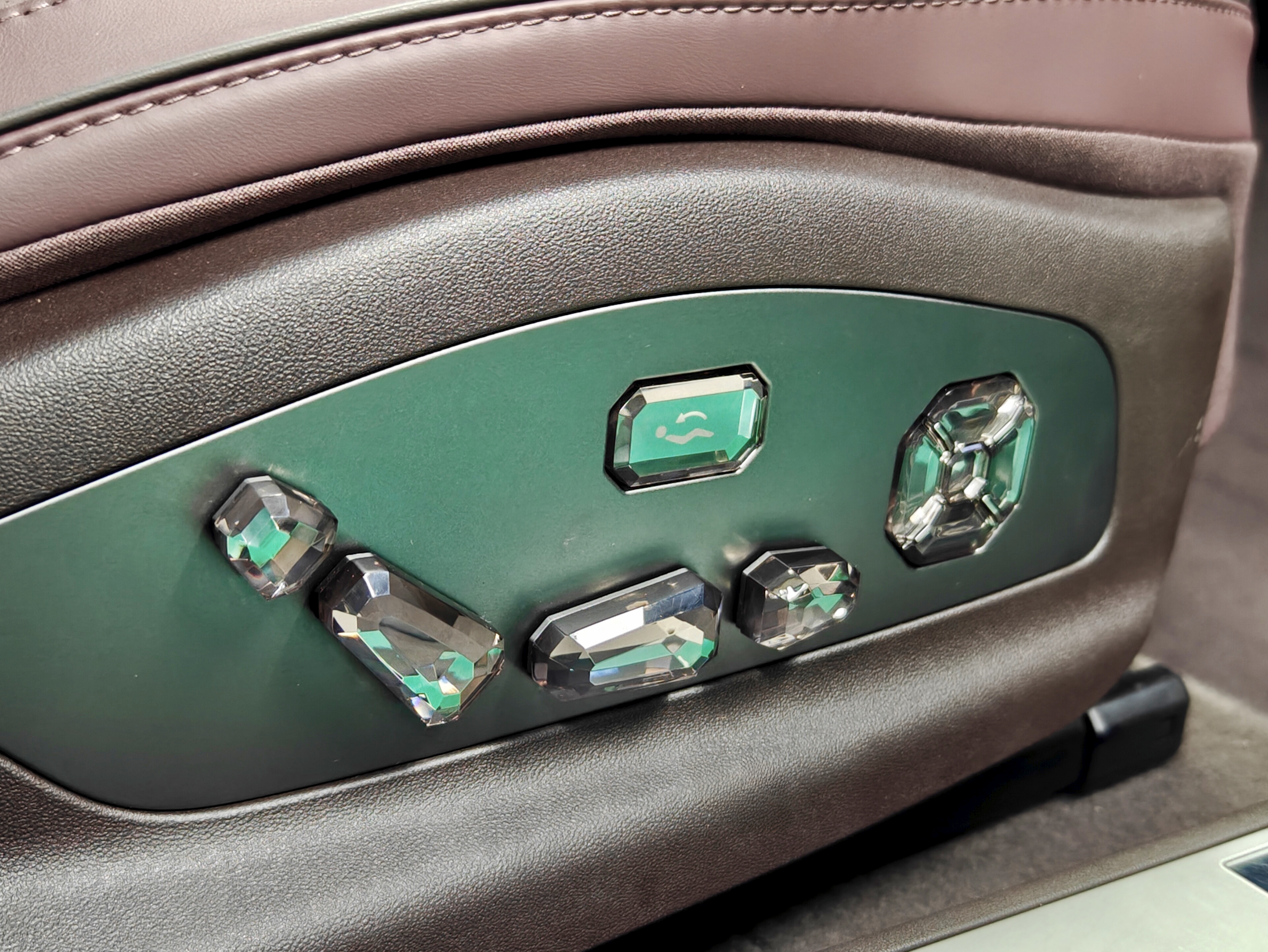 Denza DENZA 2024 صورة سيارة #28