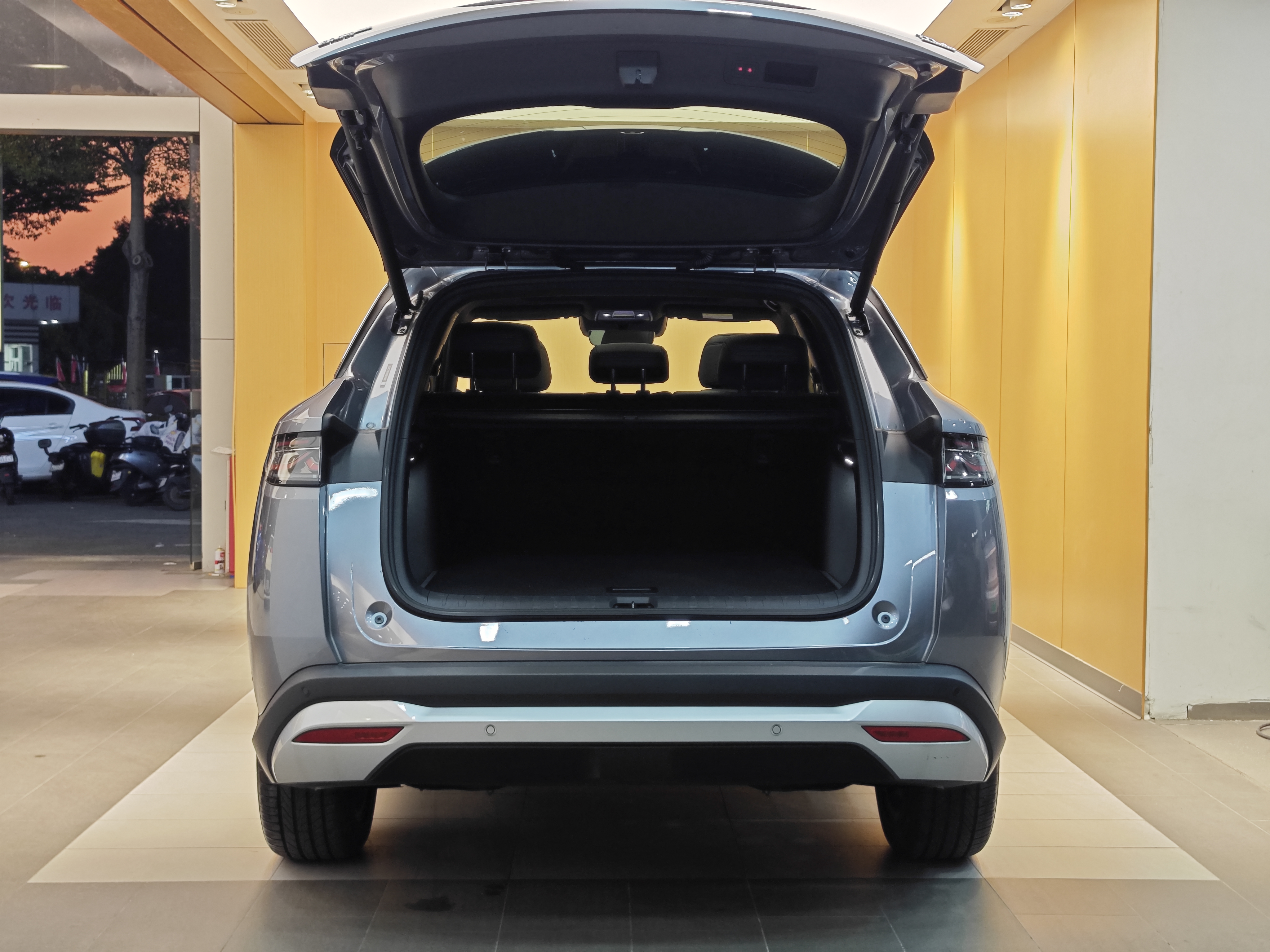 BYD SongL DM-i 2025 car image #28