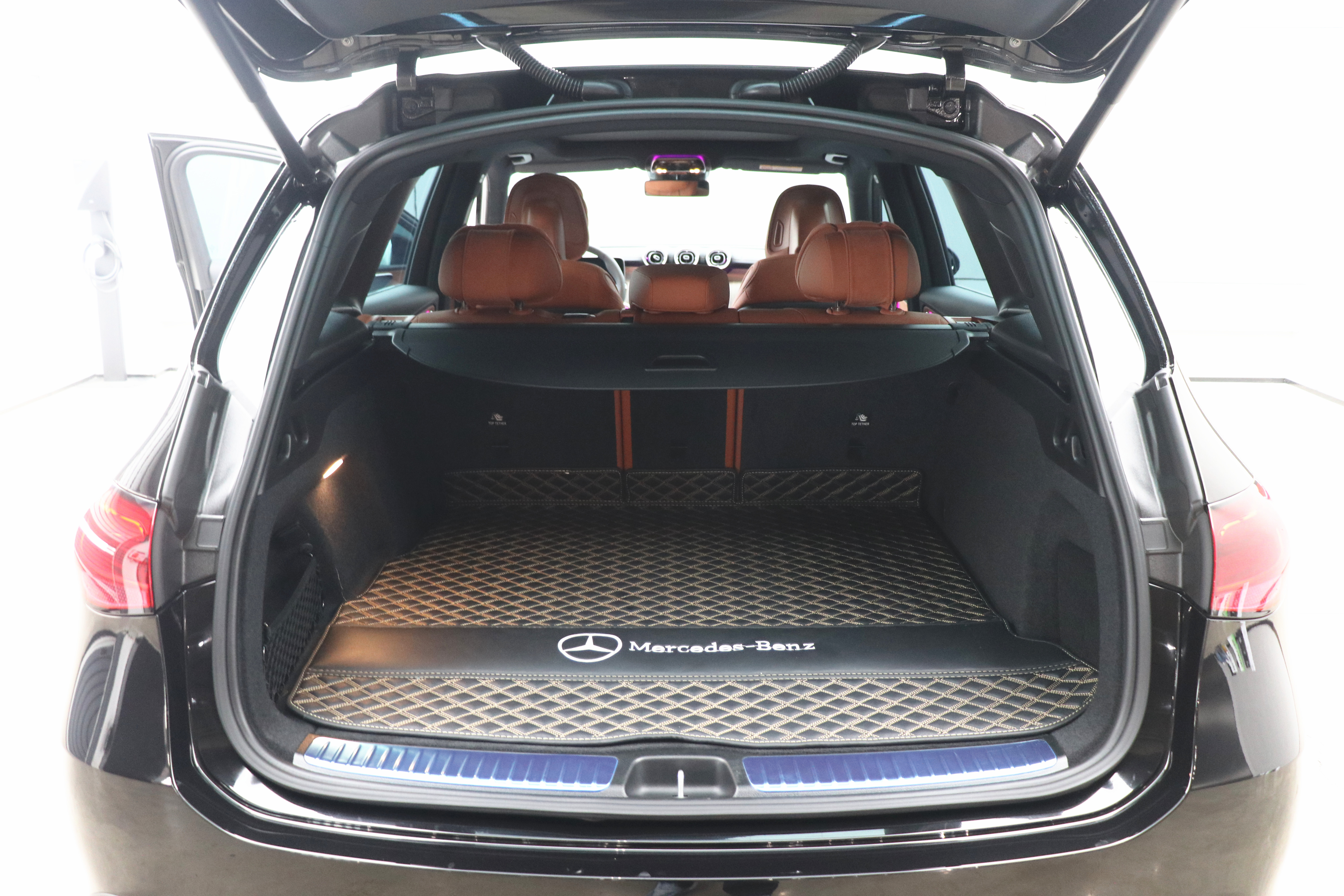 Mercedes-Benz GLC Class 2025 car image #28