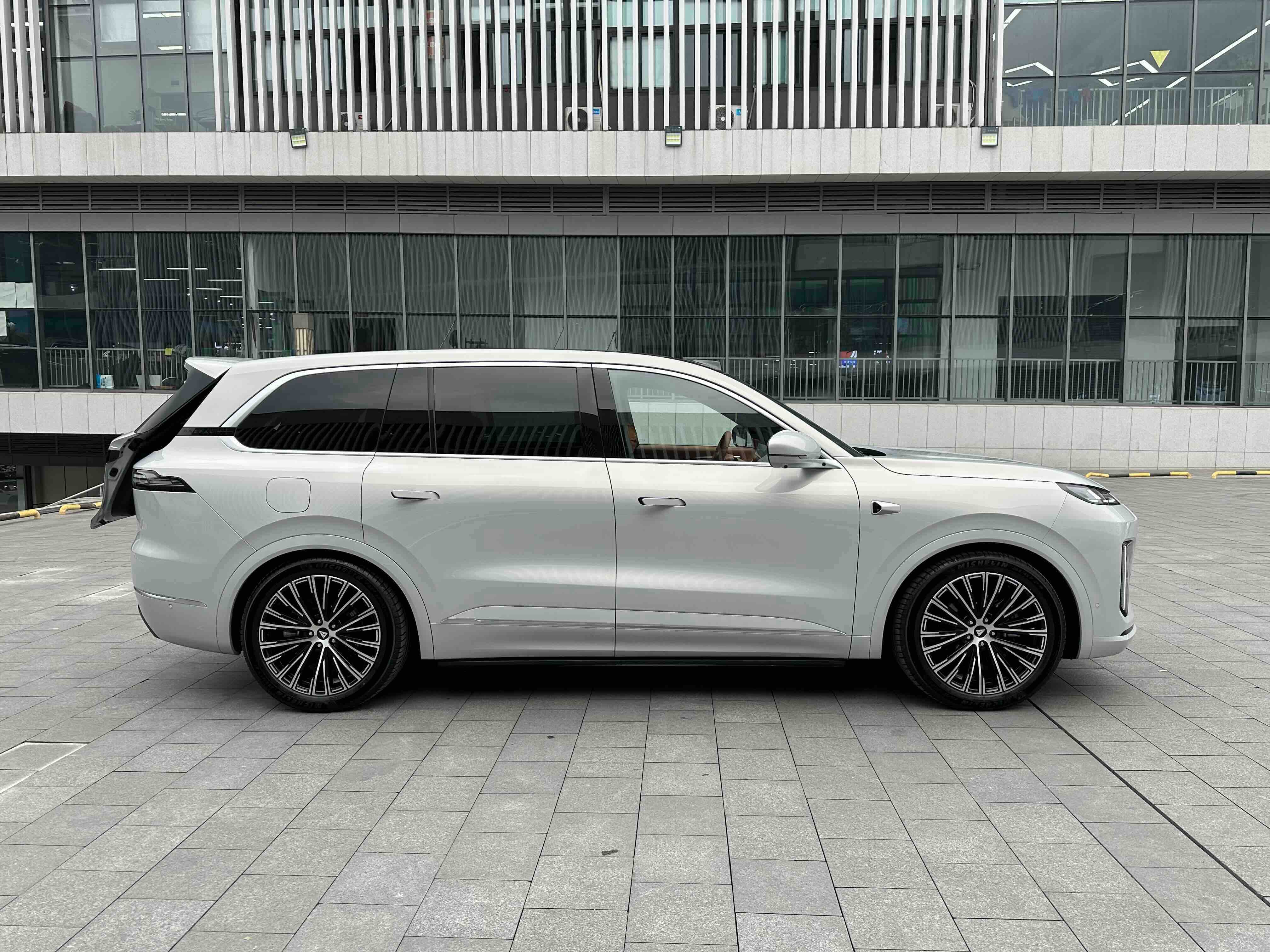 Deepal S09 2025 car image #28