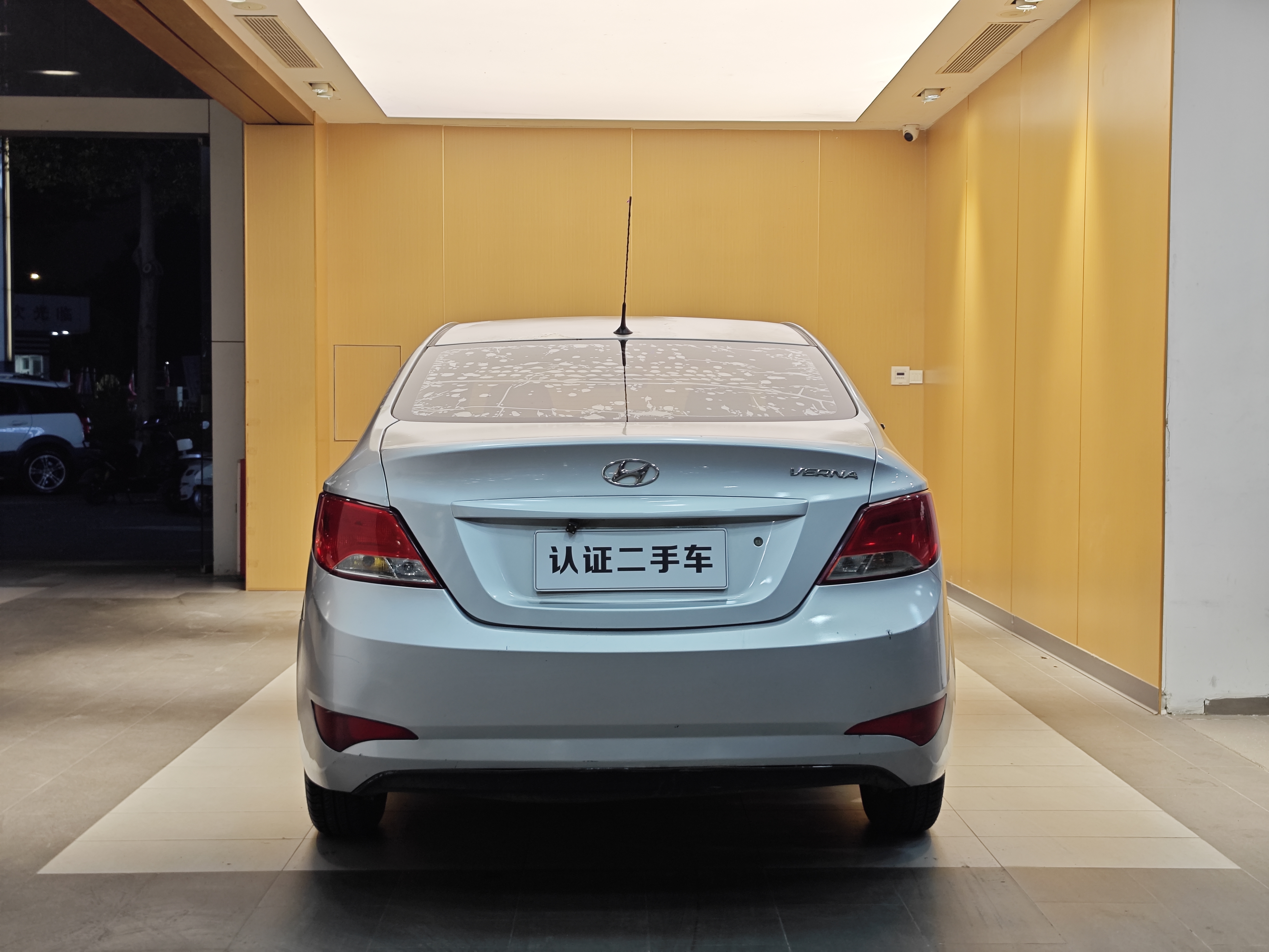 Hyundai Reina 2015 imagem de carro #28