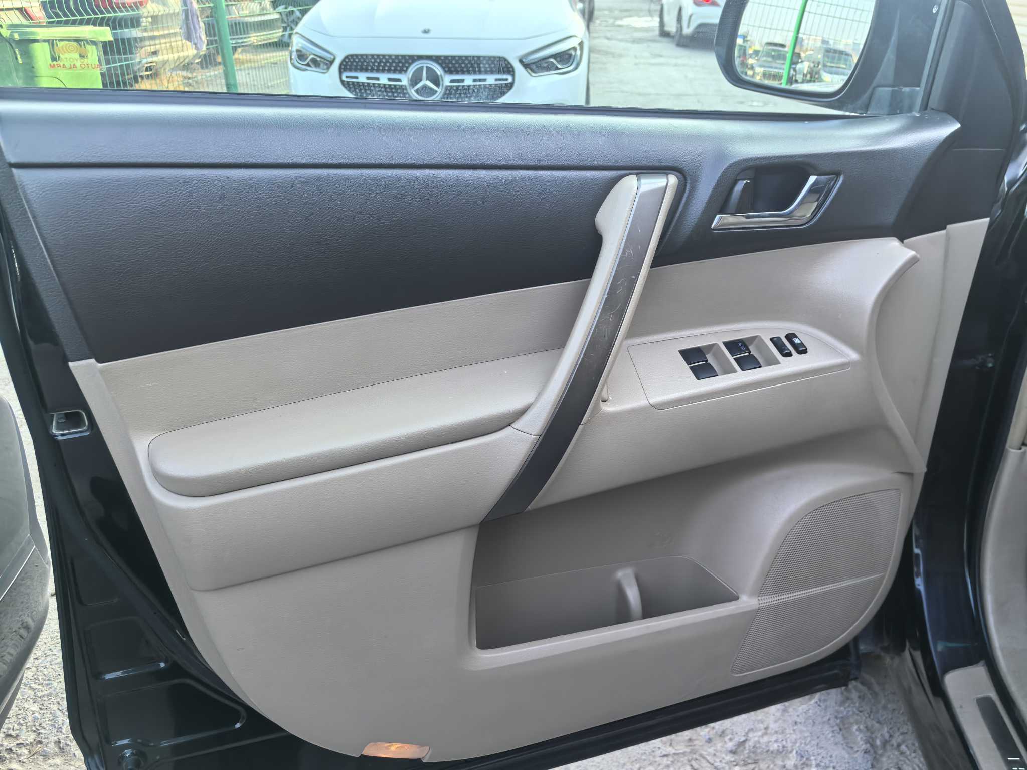 Toyota Highlander 2010 car image #28