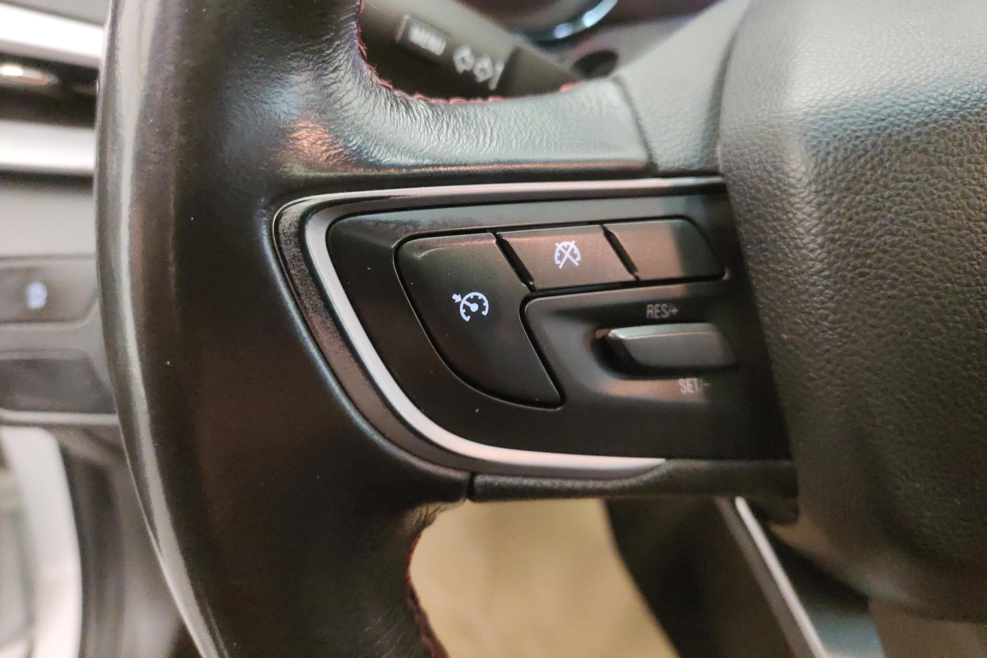 Chevrolet Orlando 2018 #28 Chevrolet Orlando 2018 car image #28