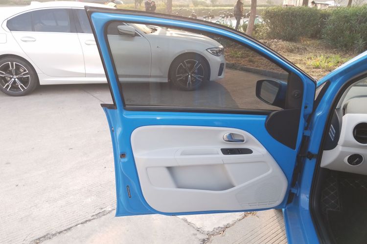 Volkswagen up! 2016 immagine di auto #28