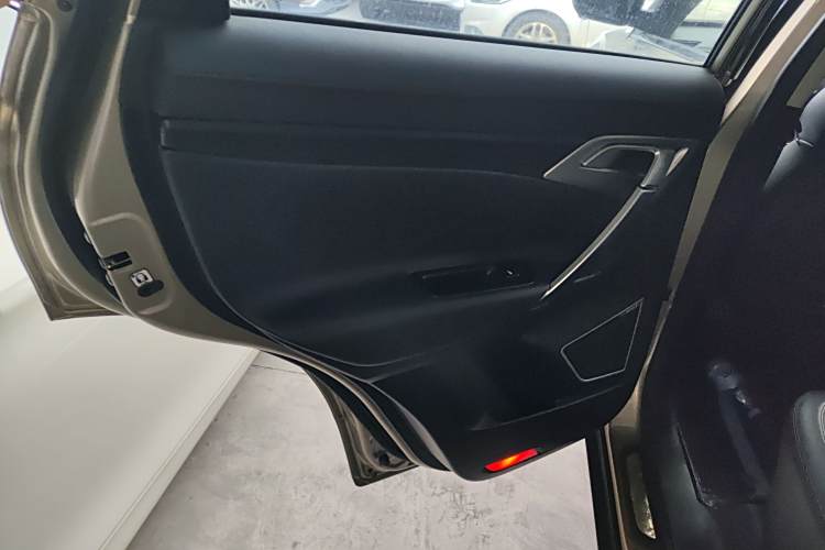 GEELY Okavango 2017 #28 GEELY Okavango 2017 car image #28