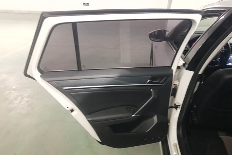 Volkswagen C-Trek 2018 immagine di auto #28