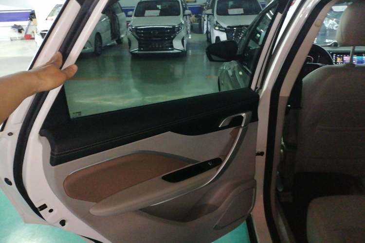 GEELY JiaJi New Energy 2021 car image #28