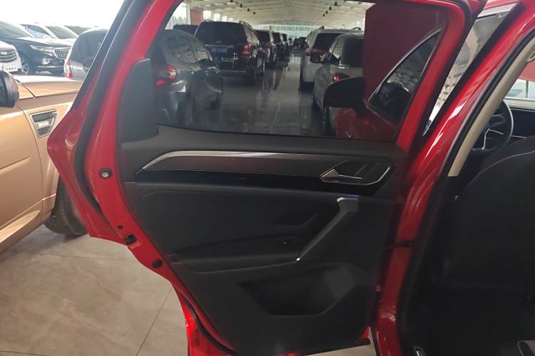 Volkswagen Tayron X 2021 #28 Volkswagen Tayron X 2021 car image #28