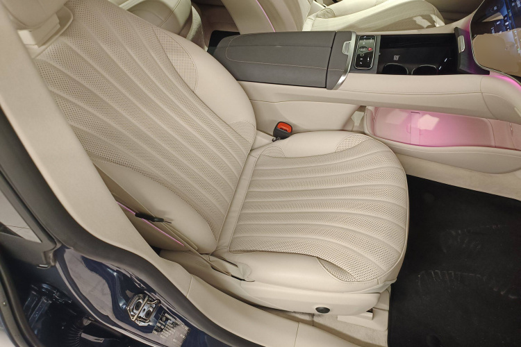 Mercedes-Benz EQS Class 2021 car image #28