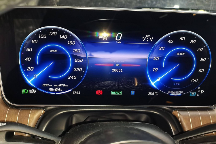 Mercedes-Benz EQE Class 2023 car image #28