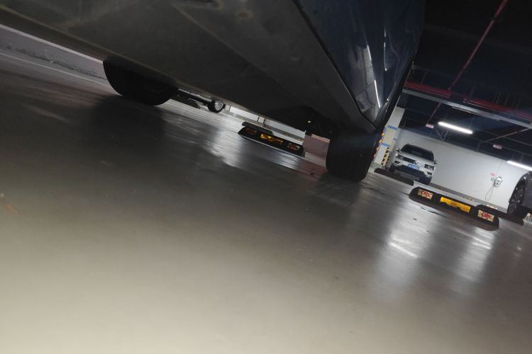 哪吒汽车 哪吒X 2023 汽车图片 #28