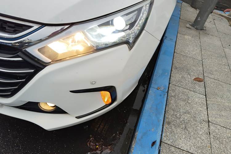 BYD Qin New Energy 2018 car image #28