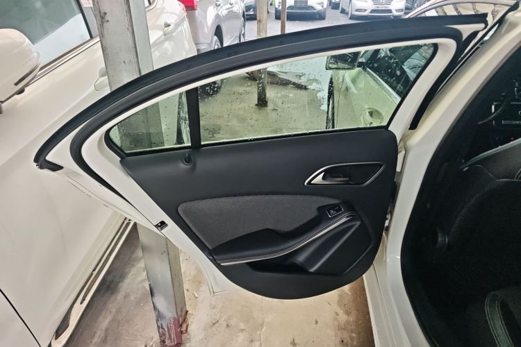 Mercedes-Benz A Class (Imported) 2016 car image #28