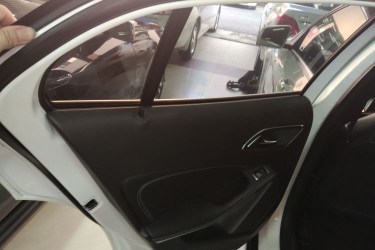 Mercedes-Benz GLA Class 2015 car image #28