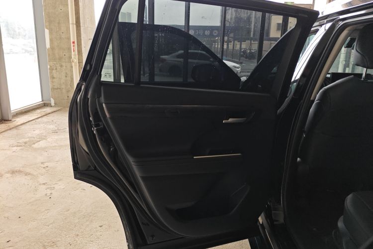 Toyota Highlander (Imported) 2024 car image #28