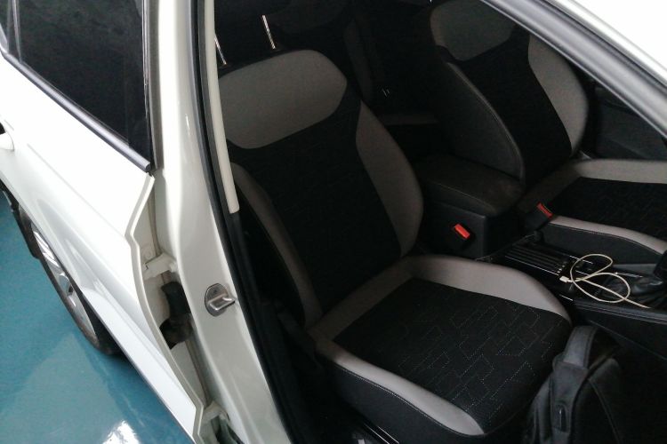 VS5 2022 car image #28