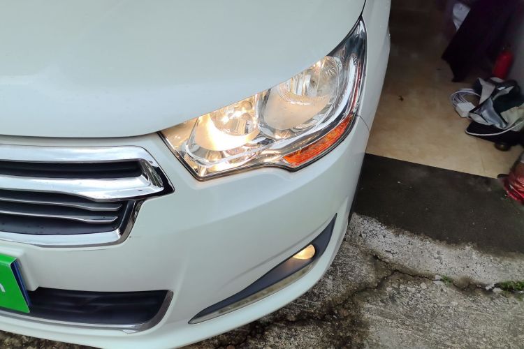 Citroen C4L 2015 car image #28