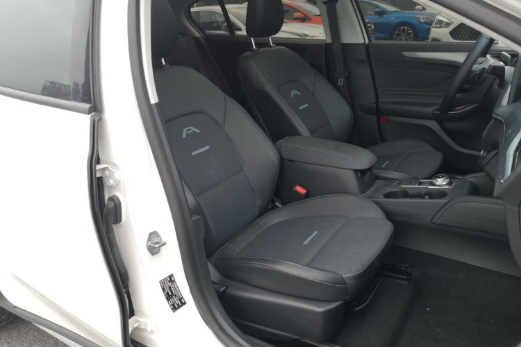 Ford Focus Active 2021 صورة سيارة #28