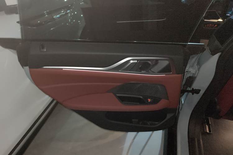 BMW i4 M50 2023 #28 BMW i4 M50 2023 car image #28