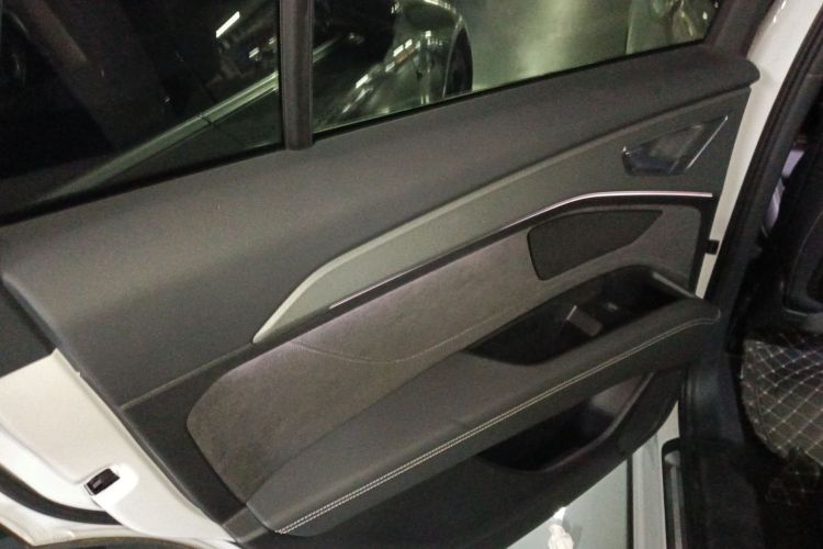 Audi Q5 e-tron 2023 #28 Audi Q5 e-tron 2023 immagine di auto #28